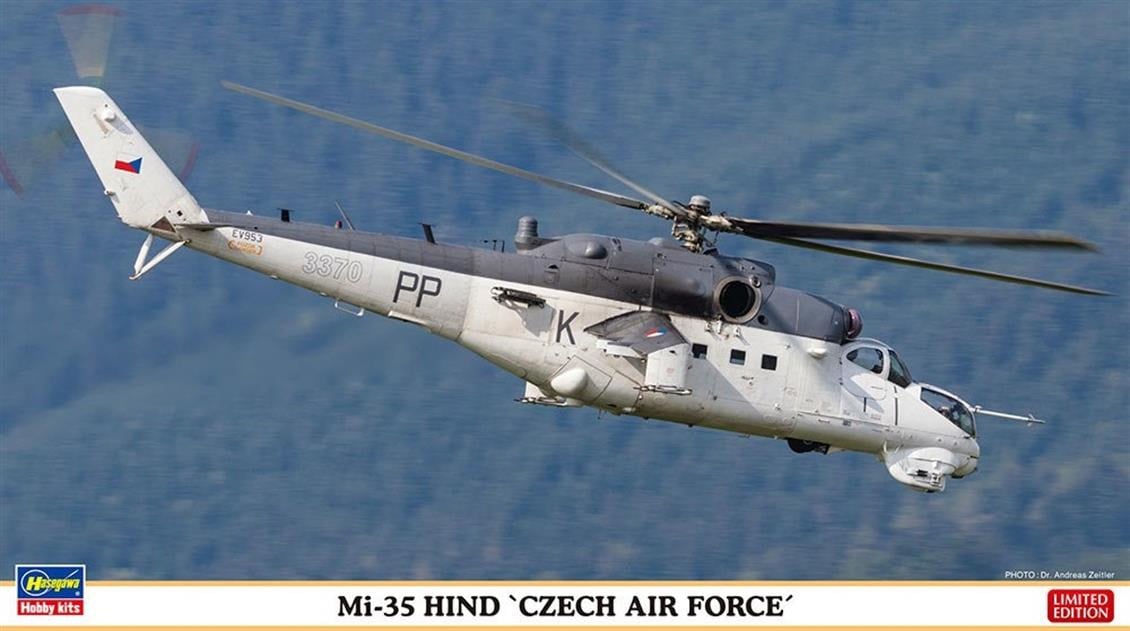 Hasegawa 2247 1/72 Ölçek, Mi-35 Hind Czech Air Force (Limited Edition) Helikopter Plastik Model Kiti