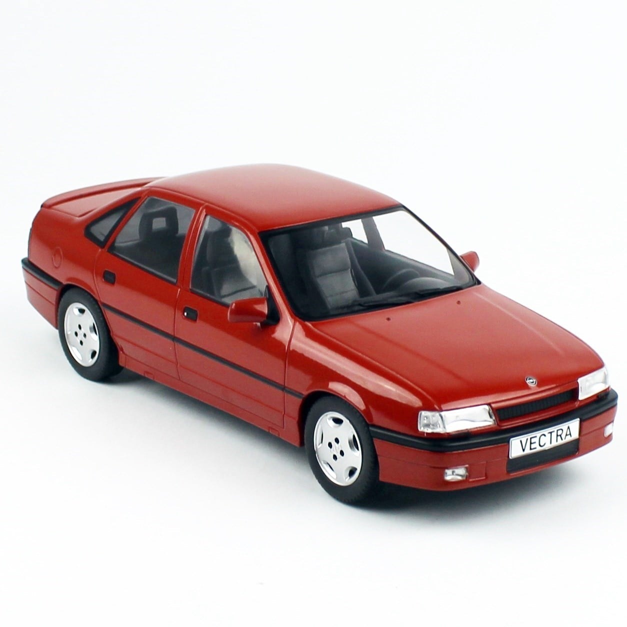 Mcg 18461 1/18 Ölçek Opel Vectra A 2000-1990, Kırmızı, Sergilemeye Hazır Metal Araba Modeli