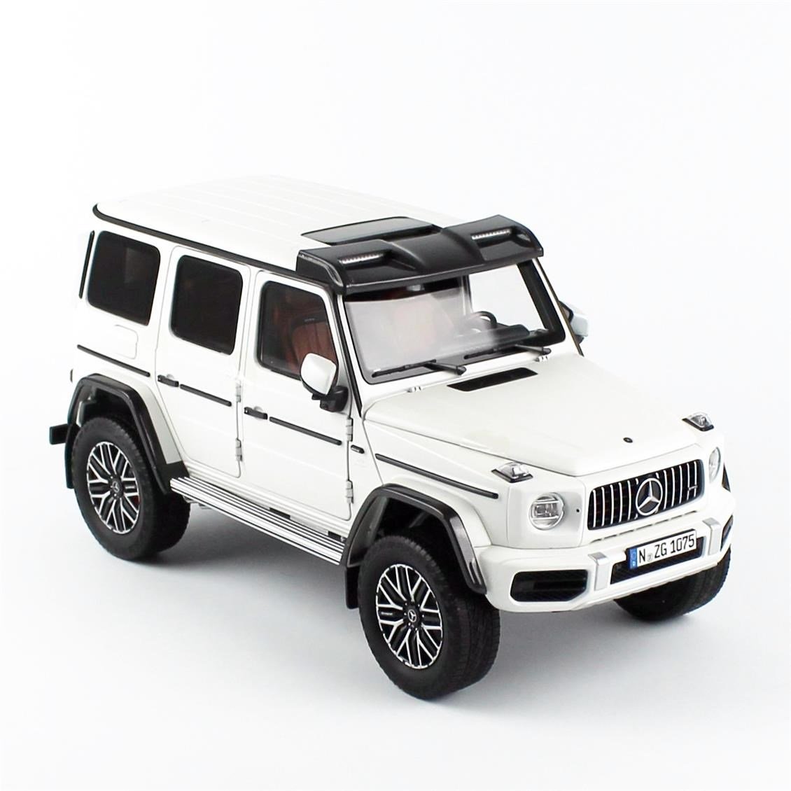 NZG 1075/40 1/18 Ölçek, Mercedes-AMG G 63, Opak Beyaz, Sergilemeye Hazır Metal Model