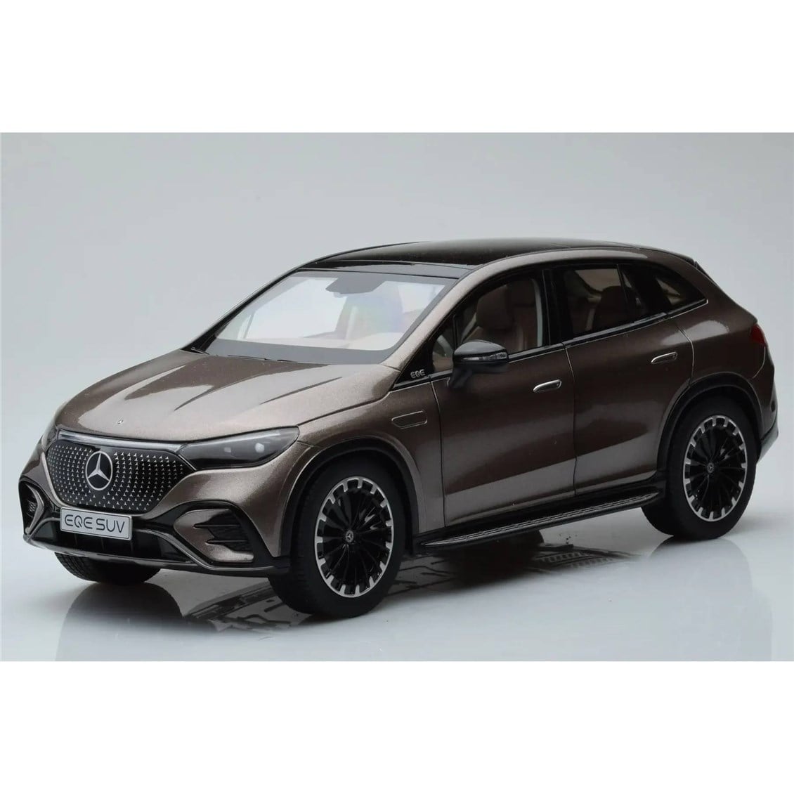 NZG B66960836 1/18 Ölçek, Mercedes EQE SUV X294 AMG Line Velvet Brown, Sergilemeye Hazır Metal Araba Modeli