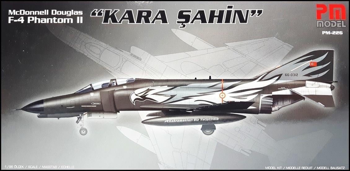 PM Model 226 1/18 Ölçek, F-4 Phantom II ( Kara Şahin ) Avcı-Bombardıman Uçağı, Plastik Model kiti