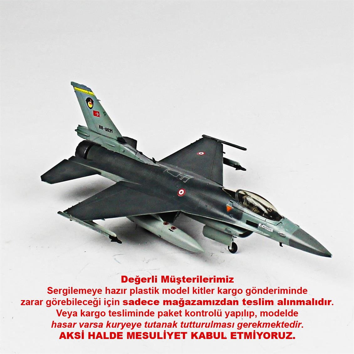 QD012 1/72 F-16C B40 Fighting Falcon Sergilemeye Hazır Plastik Uçak Modeli