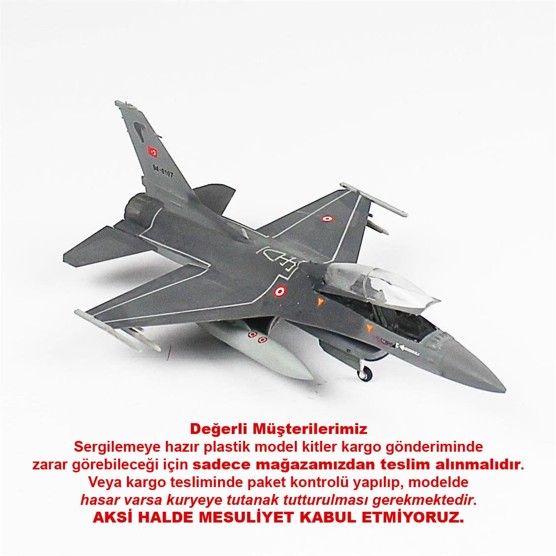 QD014 1/72  F-16D Fighting Falcon Sergilemeye Hazır Plastik Uçak Modeli
