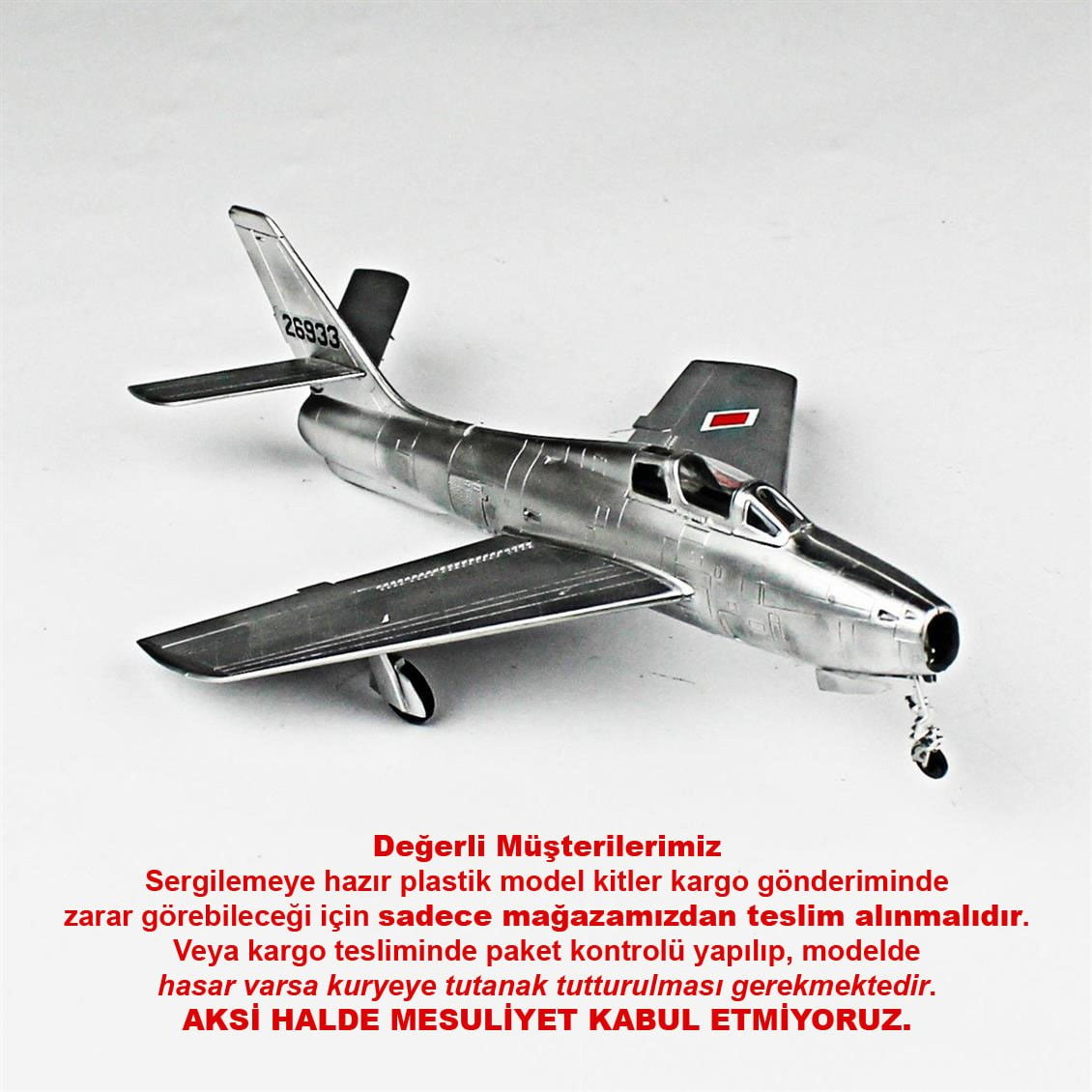 QD128 1/72 F-84F Thunderstreak Sergilemeye Hazır Plastik Uçak Modeli