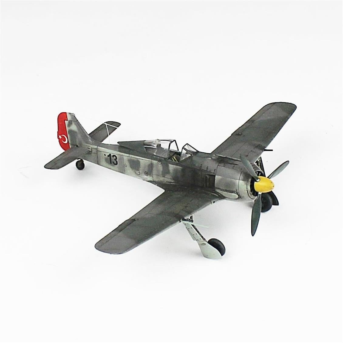 QD133 1/72 Focke-Wulf 190 A-3 Sergilemeye Hazır Plastik Uçak Modeli