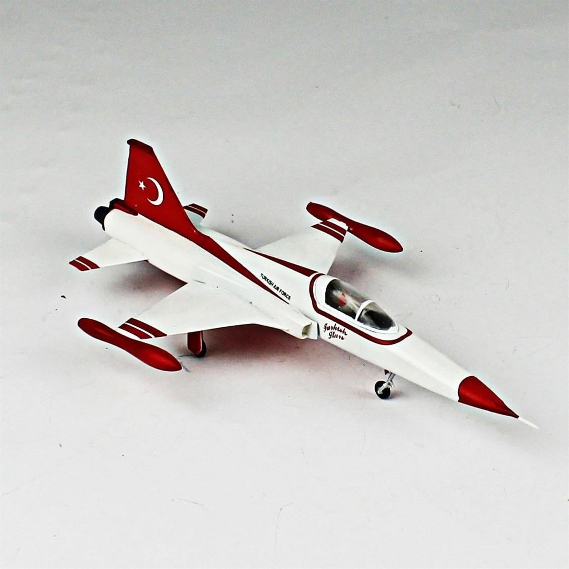 QD157 1/72 F-5N Freedom Fighter Sergilemeye Hazır Plastik Uçak Modeli