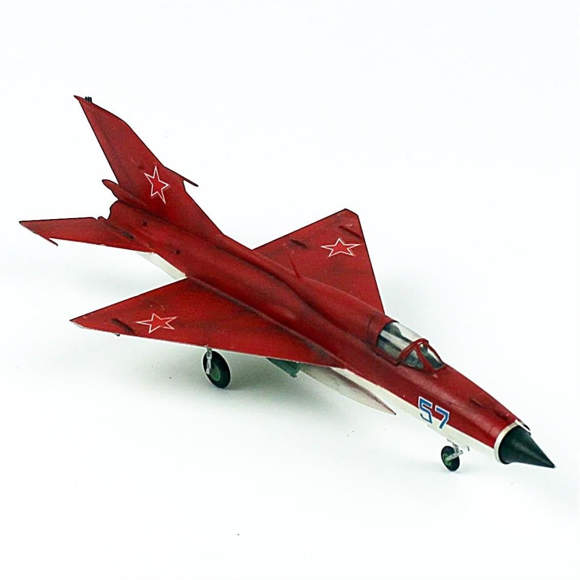 QD183 1/72 Ölçek, MIG-21 PFM Sovyet Hava Kuvvetleri, Sergilemeye Hazır Akrobasi Uçağı Modeli