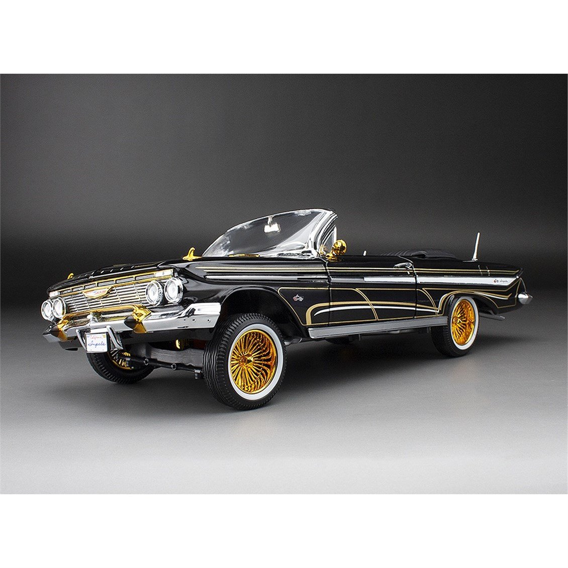 Sunstar 2110 1/18 Ölçek, 1961 Chevrolet Impala Open Convertible Lowrider, Siyah, Hareketli Süspansiyonlu, Sergilemeye Hazır Met