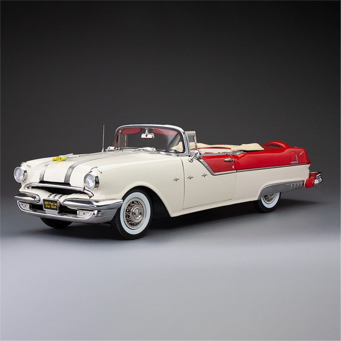 Sunstar 5058 1/18 Ölçek, 1955 Pontiac Star Chief Open Convertible, Bolero Kırmızısı/Gri, Sergilemeye Hazır Metal Araba Modeli