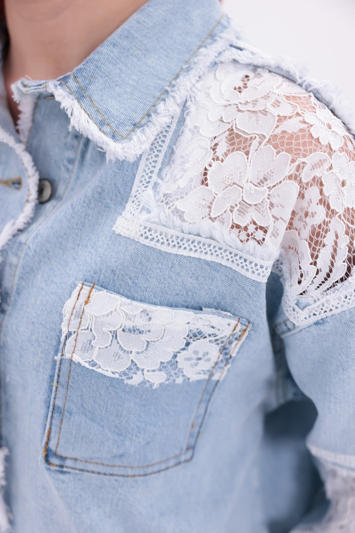 Dantel Detaylı Ceplı Denim Ceket