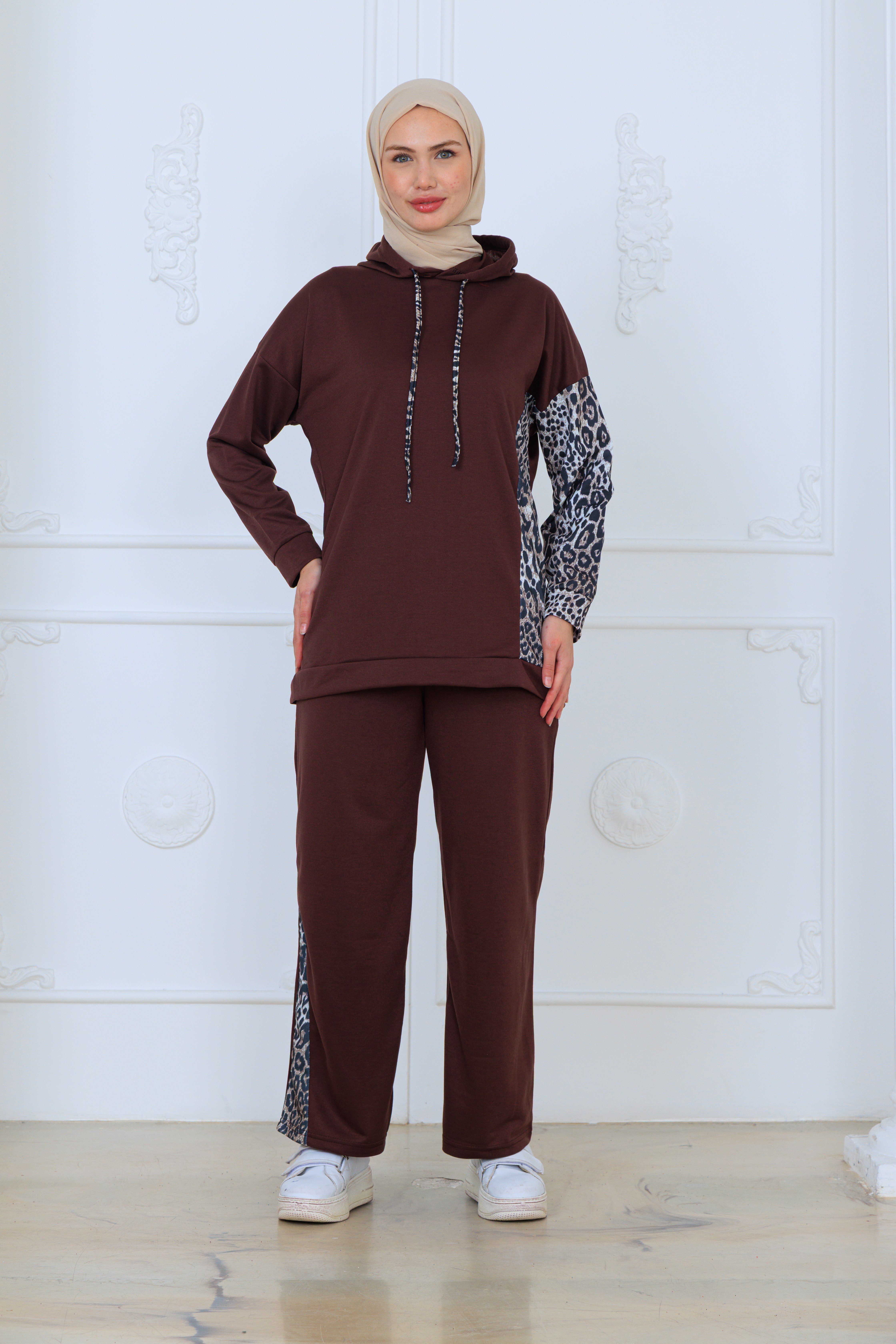 LEOPAR DETAYLI İKİ İPLİK TAKIM
