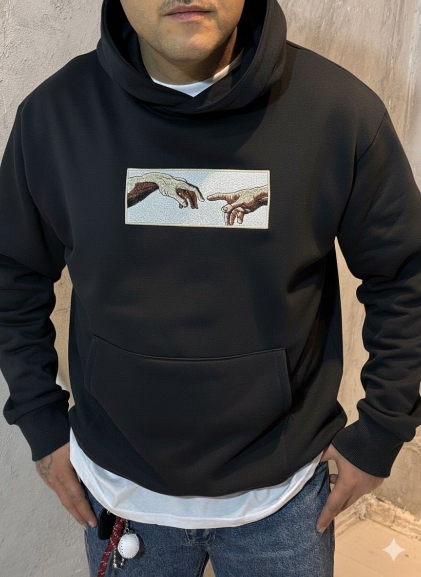 Âdem'in Yaratılışı Nakışlı Siyah Hoodie
