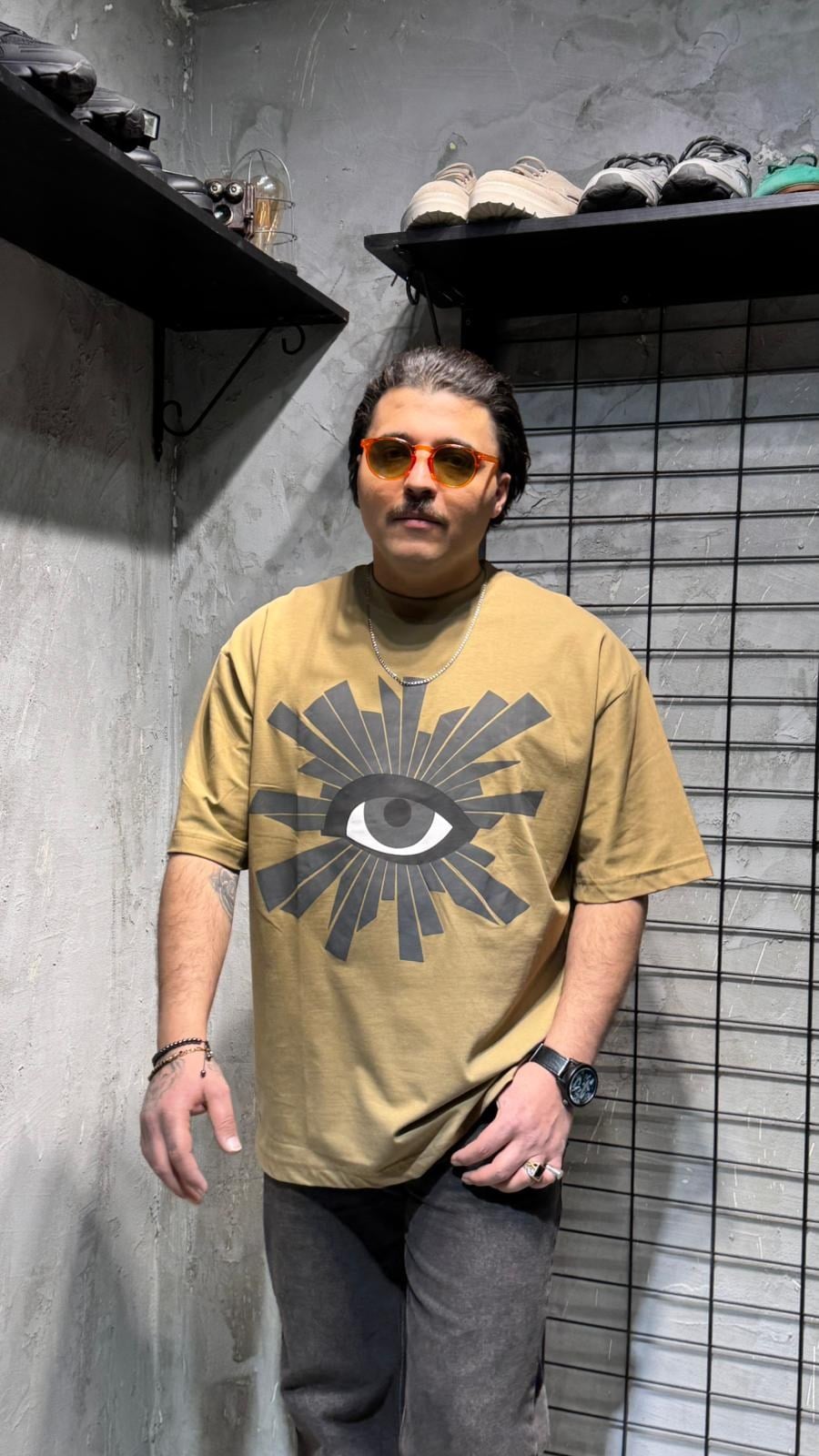 Beyaz Göz Baskılı Oversize T-shirt