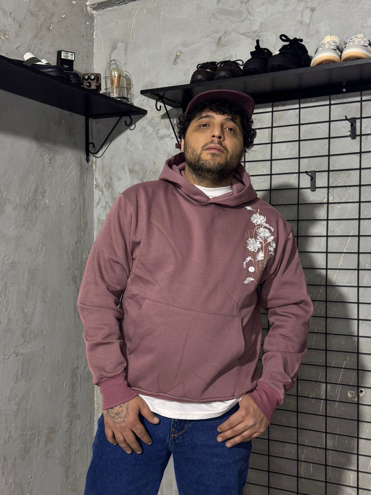 Çiçek Nakışlı Hoodie