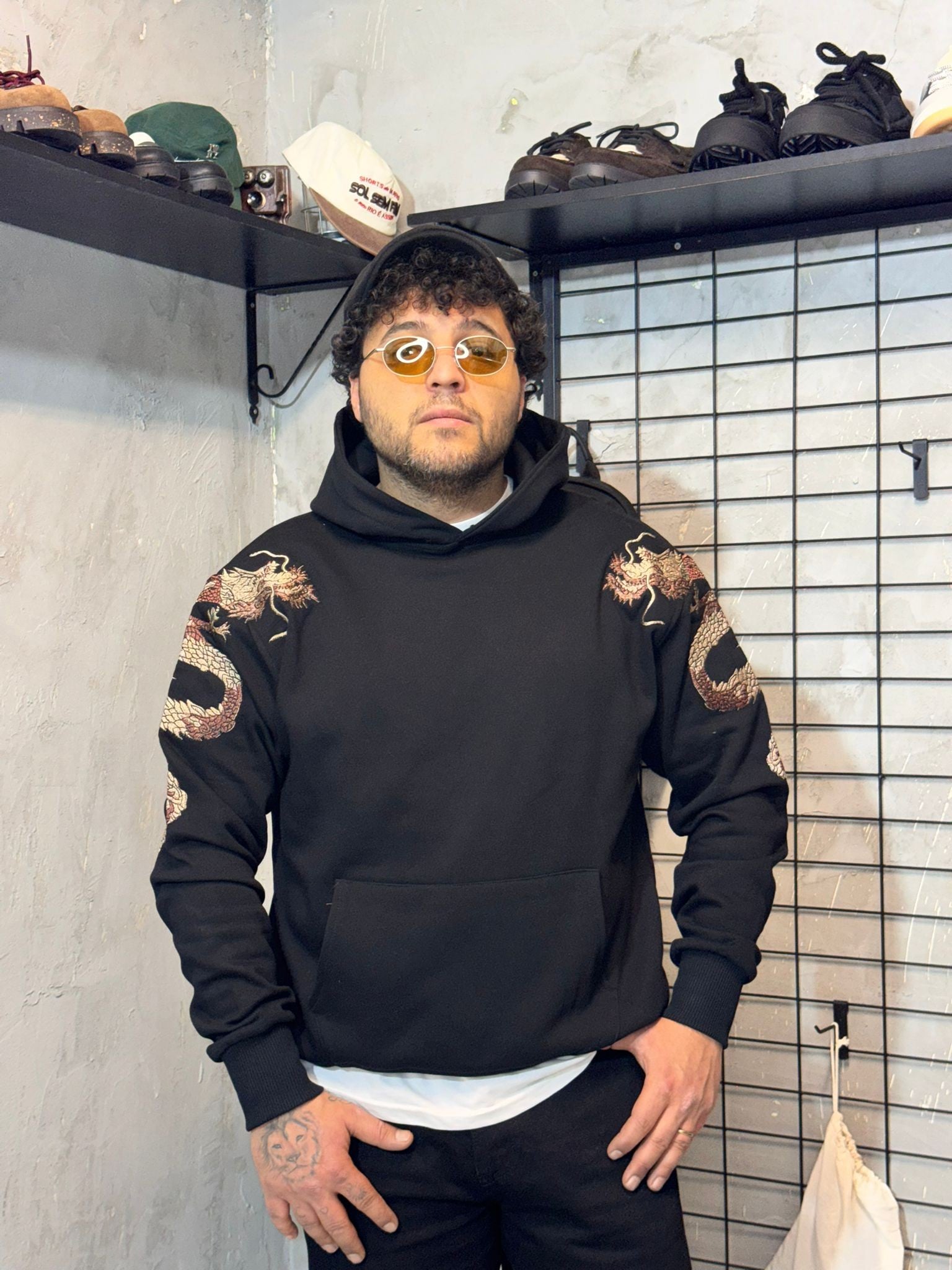 Ejderha Nakışlı Siyah Hoodie