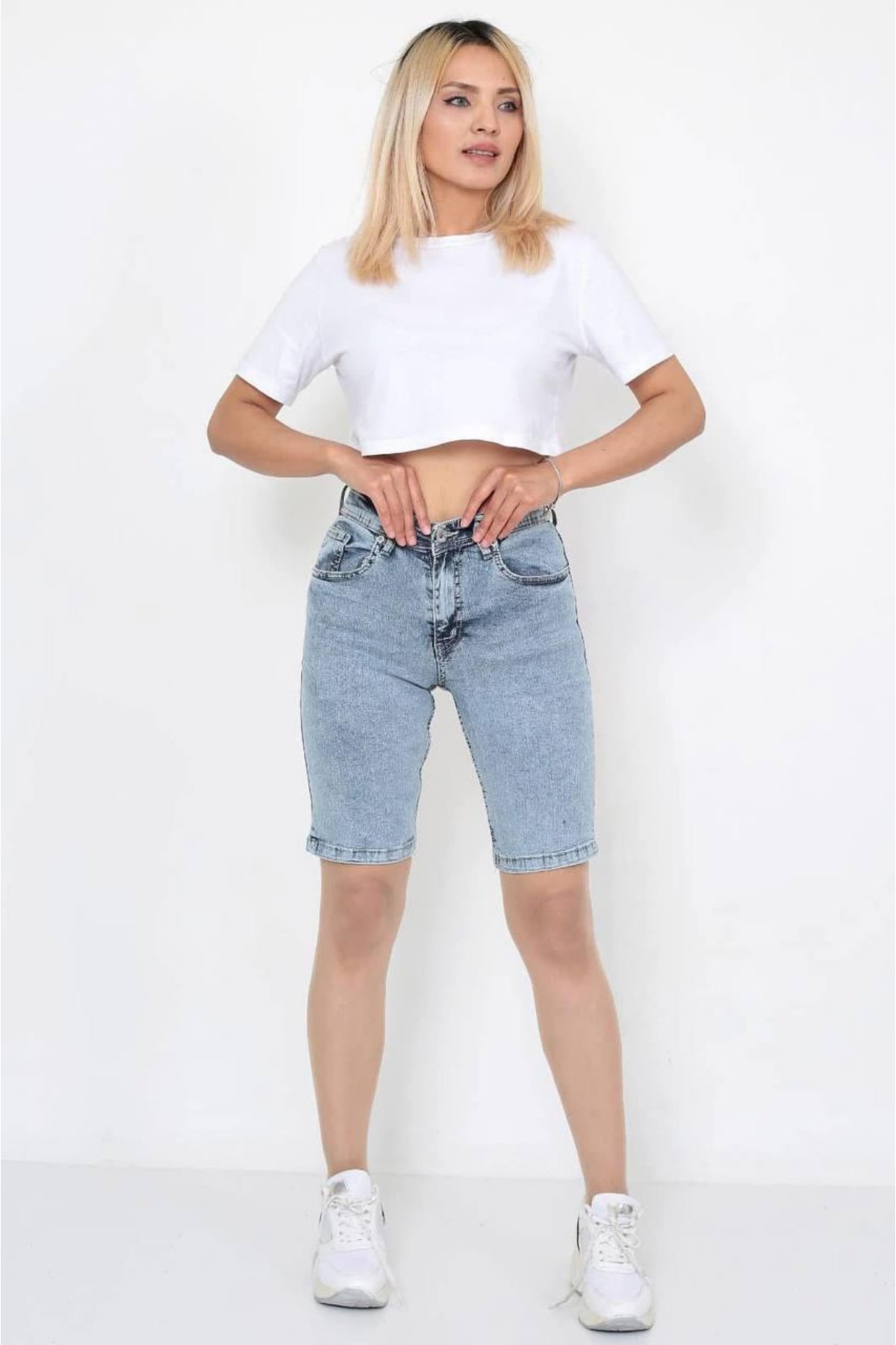 Kadın Denim Likralı Şort- Buz Mavi