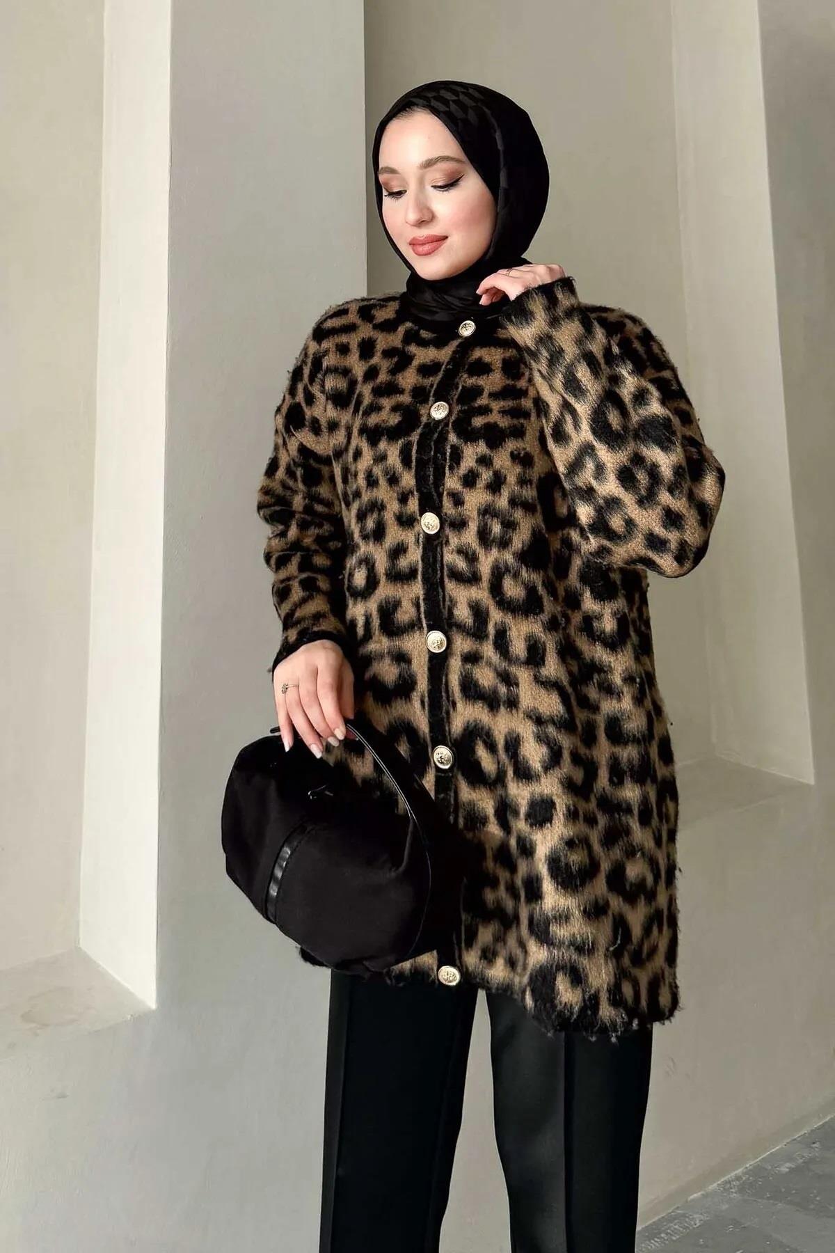 Kadın Leopar Desenli Düğme Detaylı  Hırka