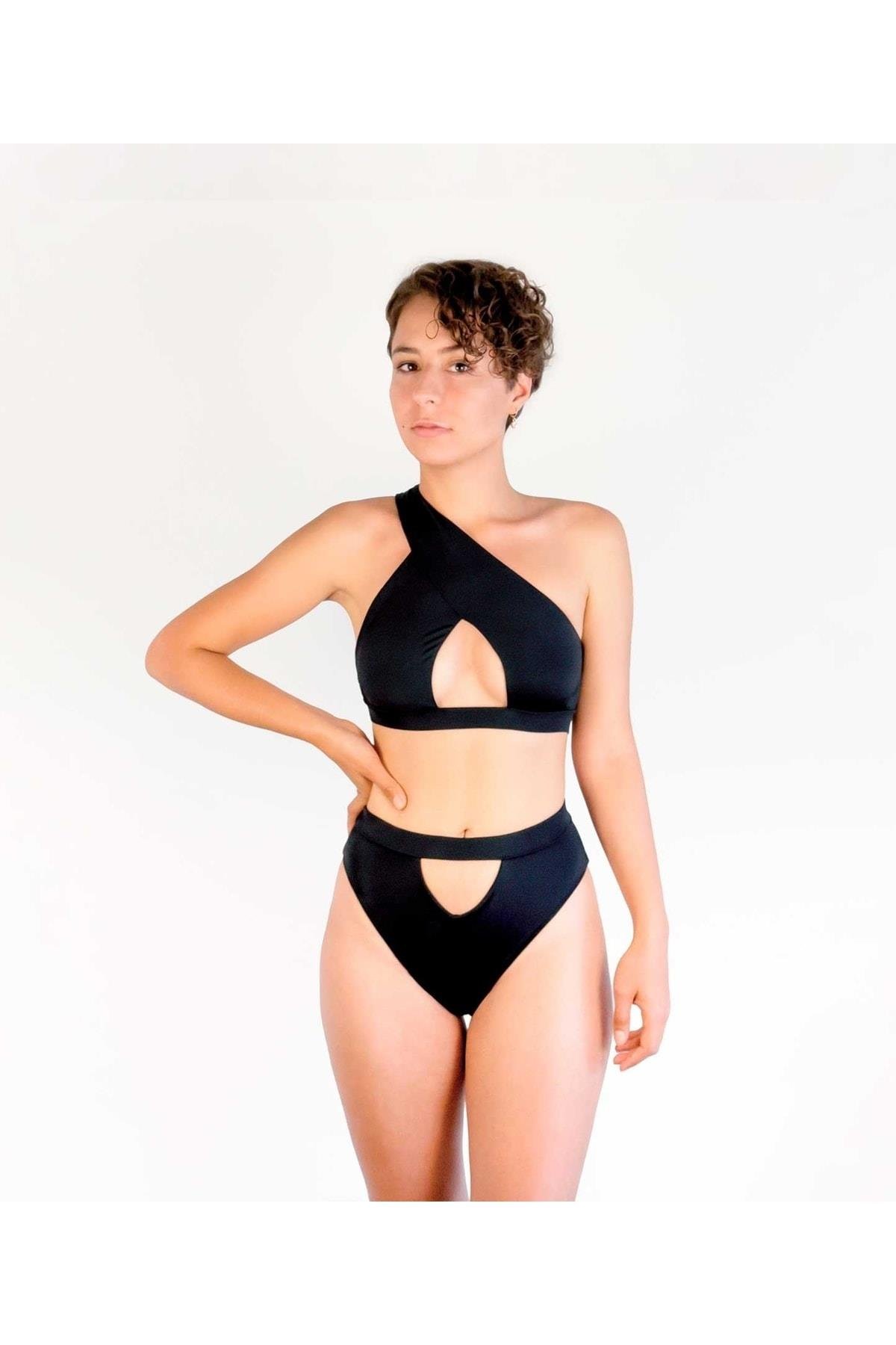 Model Bikini Takımı