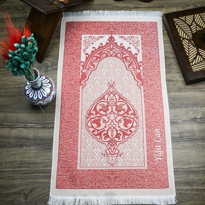 İsminizi Seccadeye Nakşediyoruz ,İsme Özel Hediyelik İpek Nur Tafta Seccade Kırmızı 68x110 cm - 200 gr