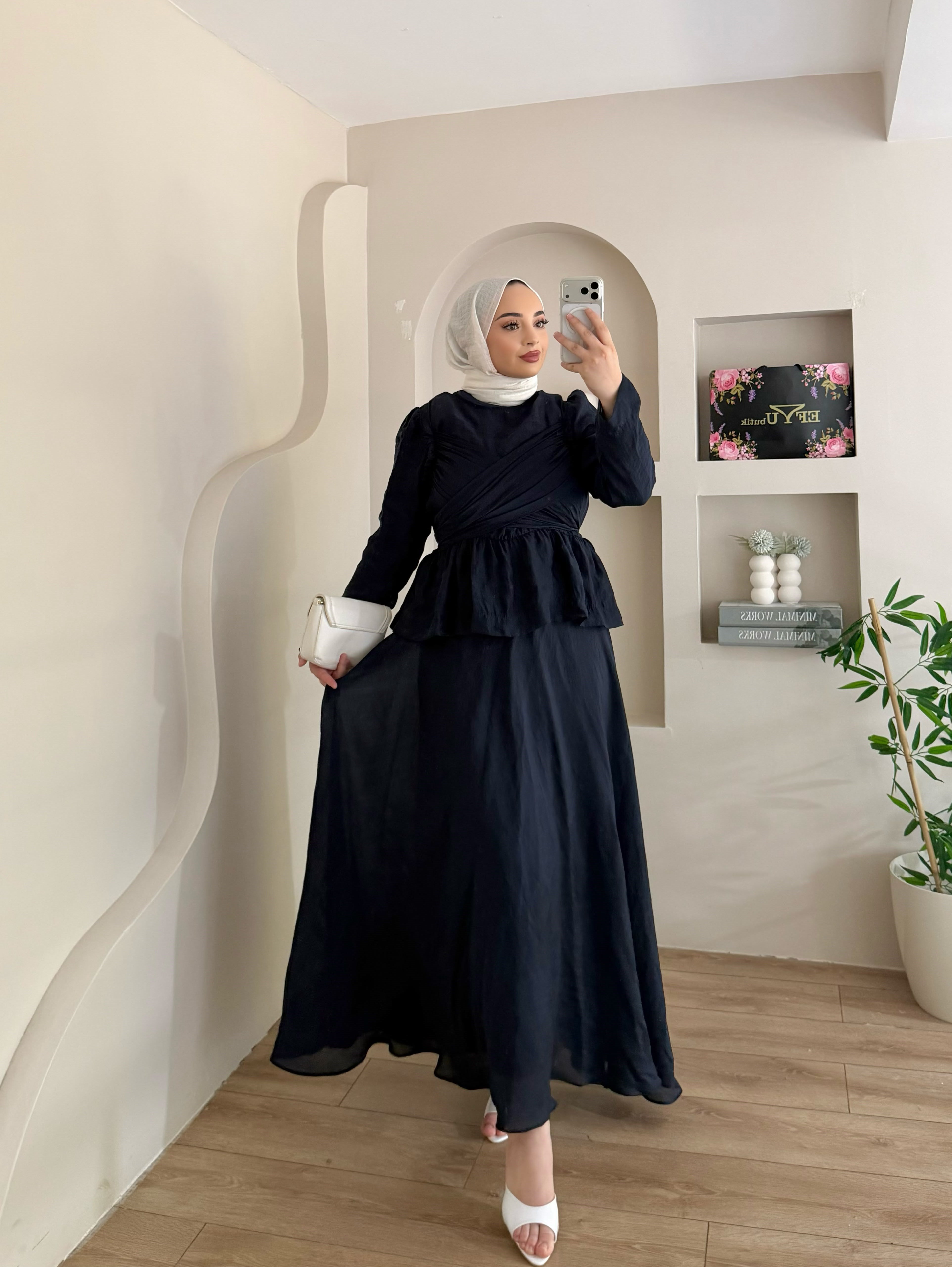 Almond Omuzdan Bağcık Detaylı Etekli Takım