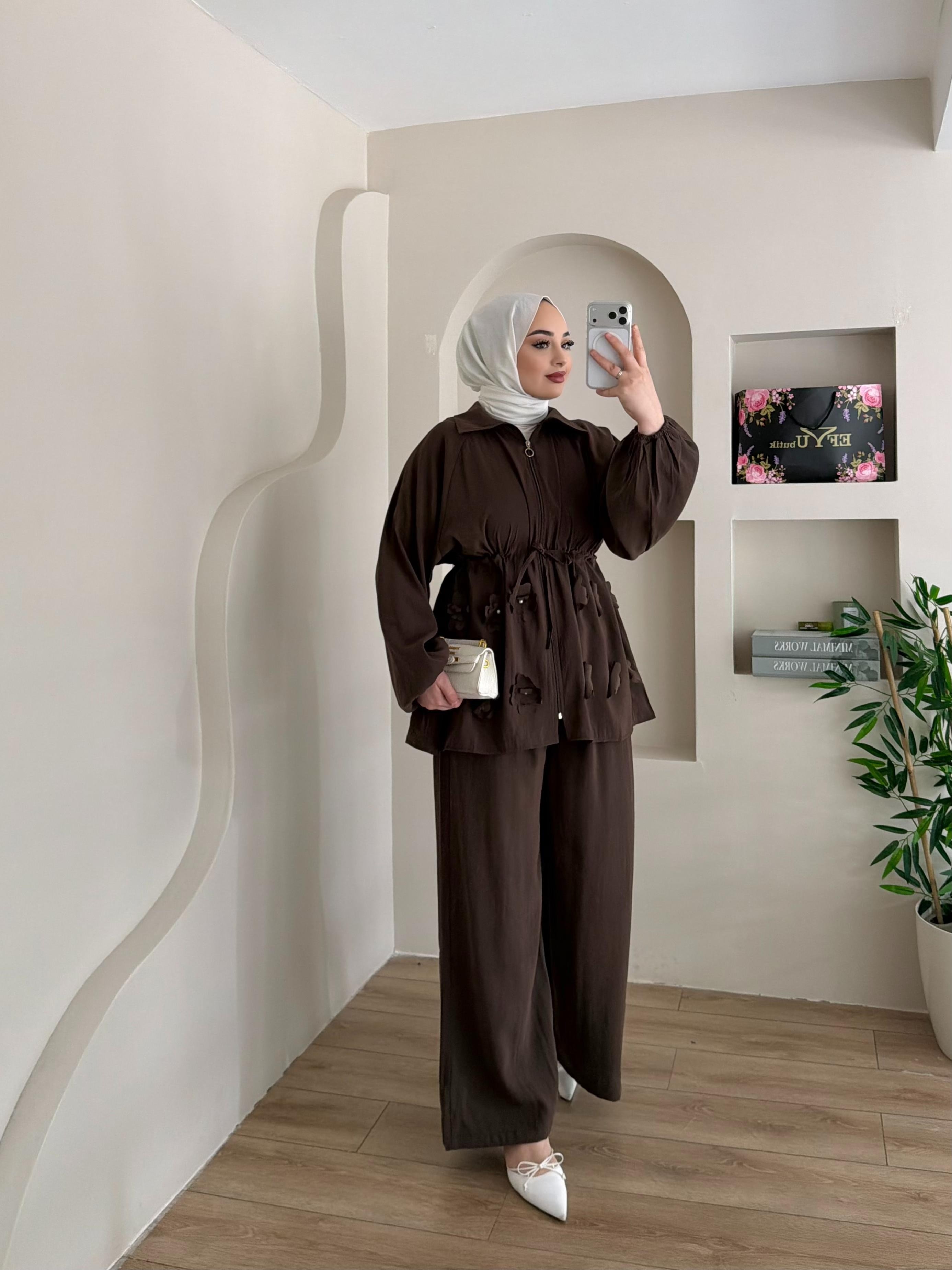 Asmin Pantalonlu Takım