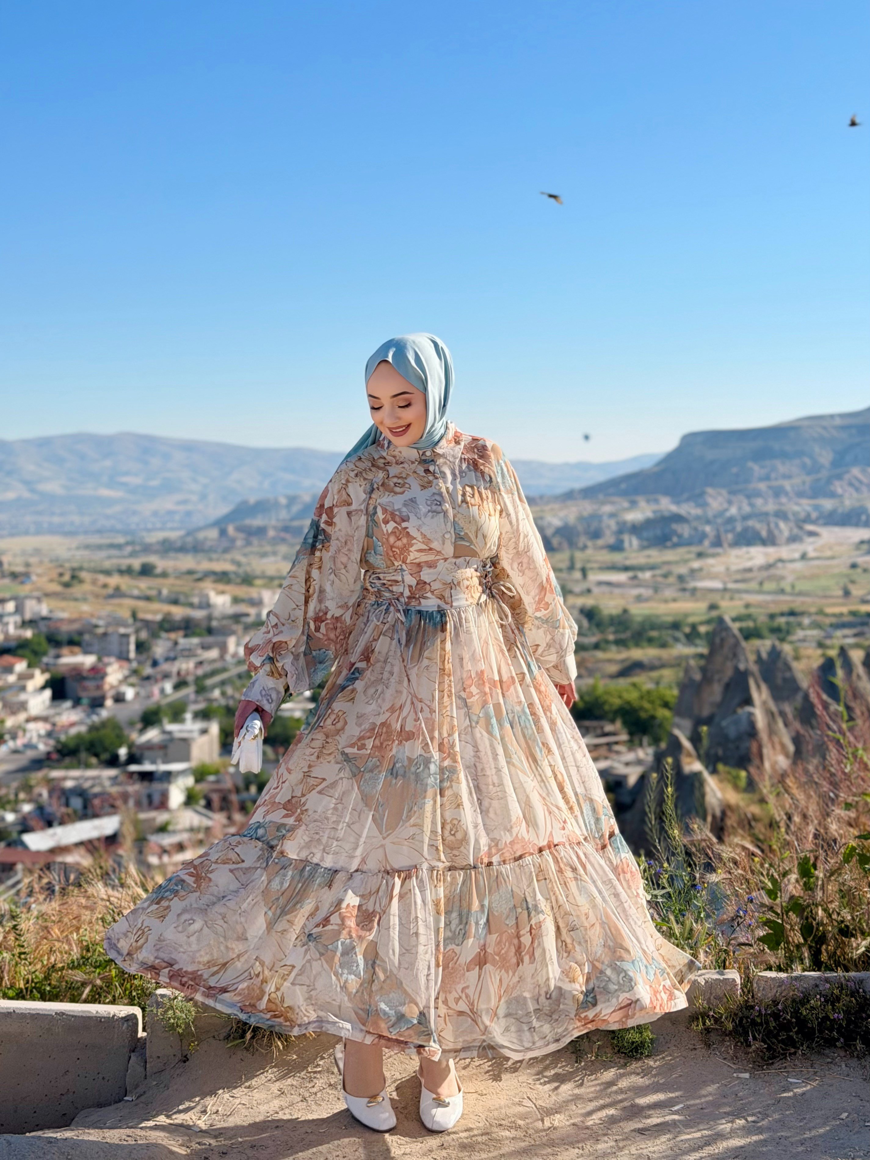 Belden Bağlamalı Ela Elbise 