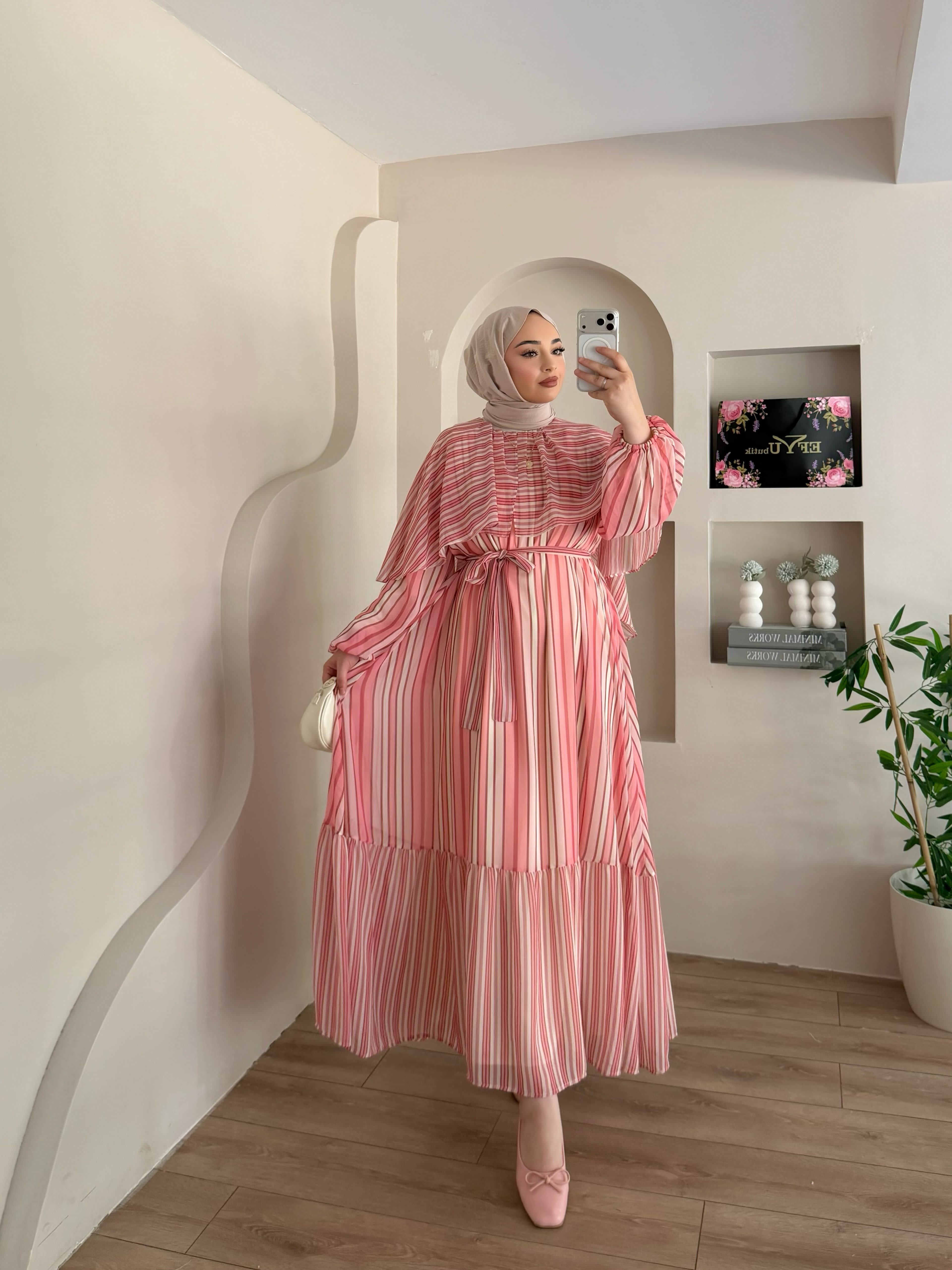 Bellura Pelerin Yaka Detaylı Çizgi Desen Elbise