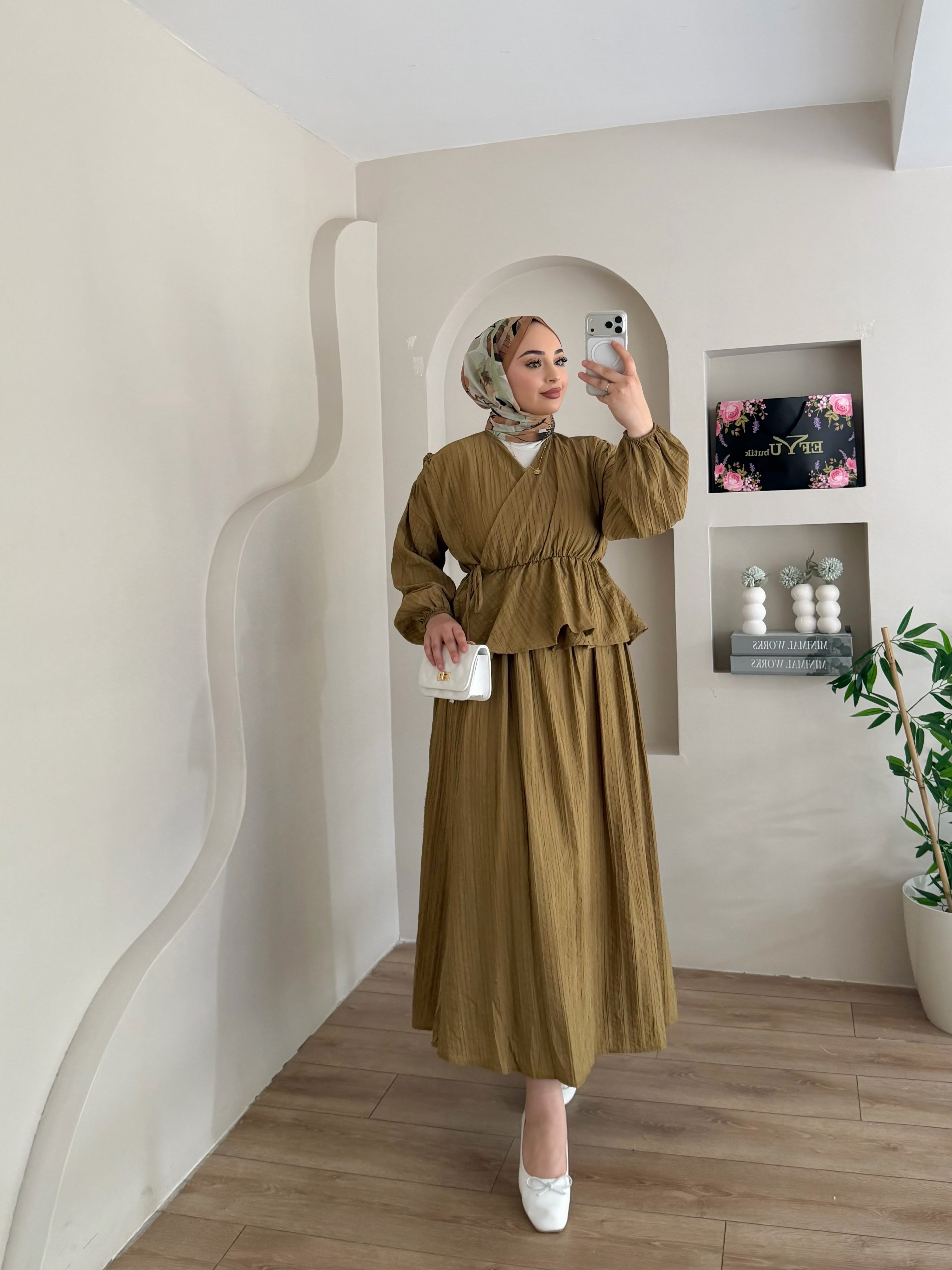 Grace Büzgülü Etekli Takım