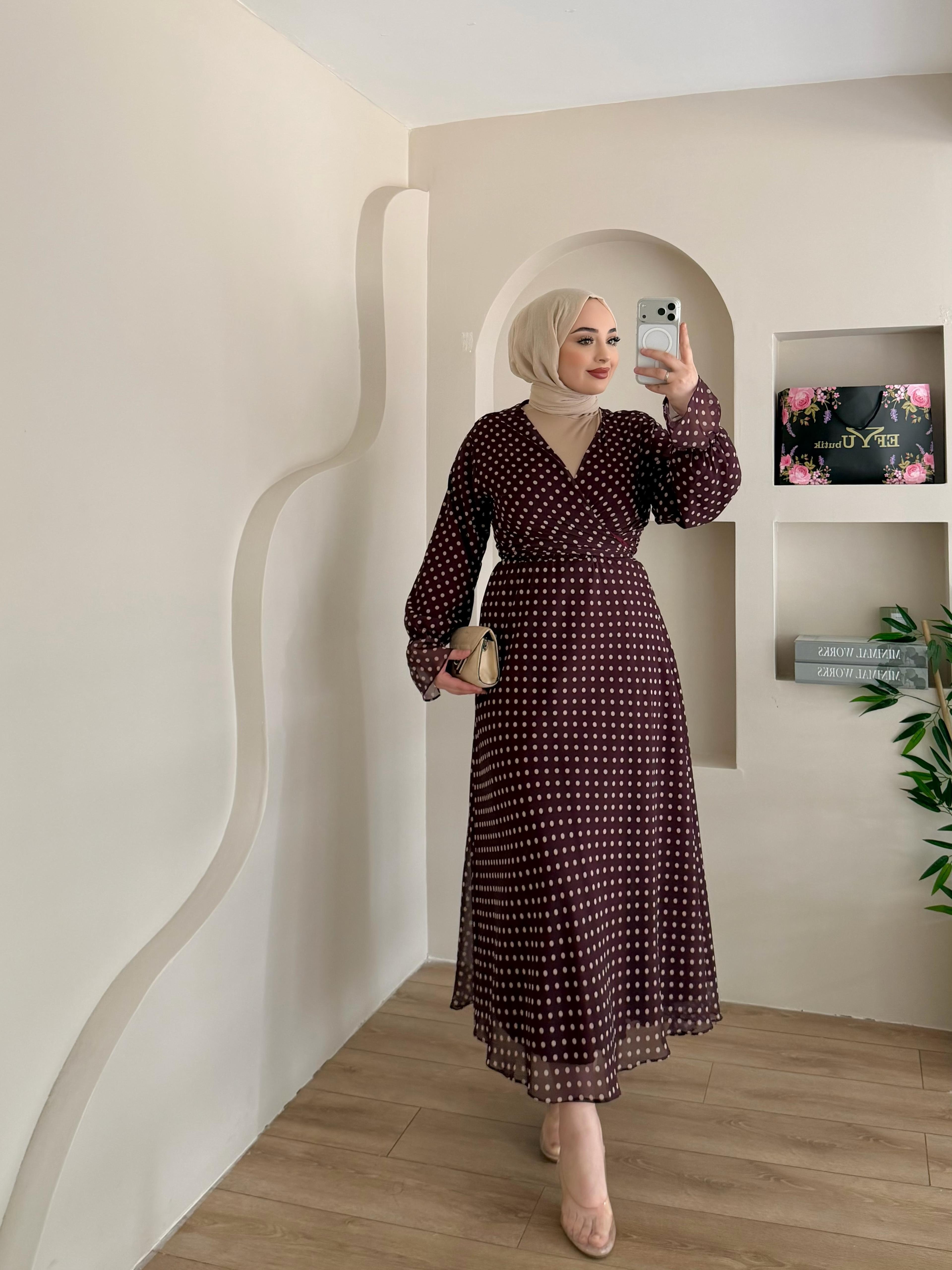 Gusto Puantiyeli Etekli Takım