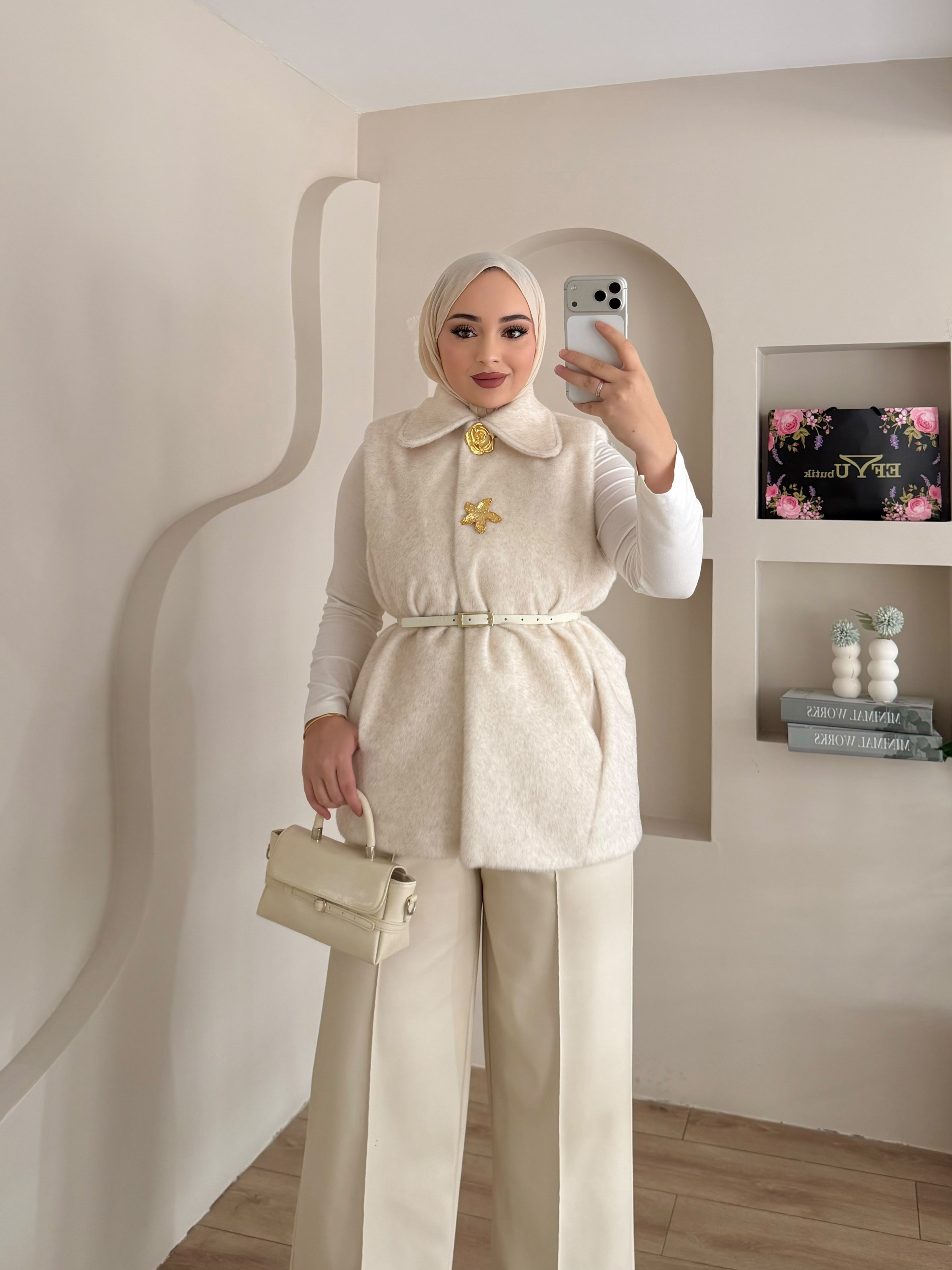 Leila Kemerli Yelek