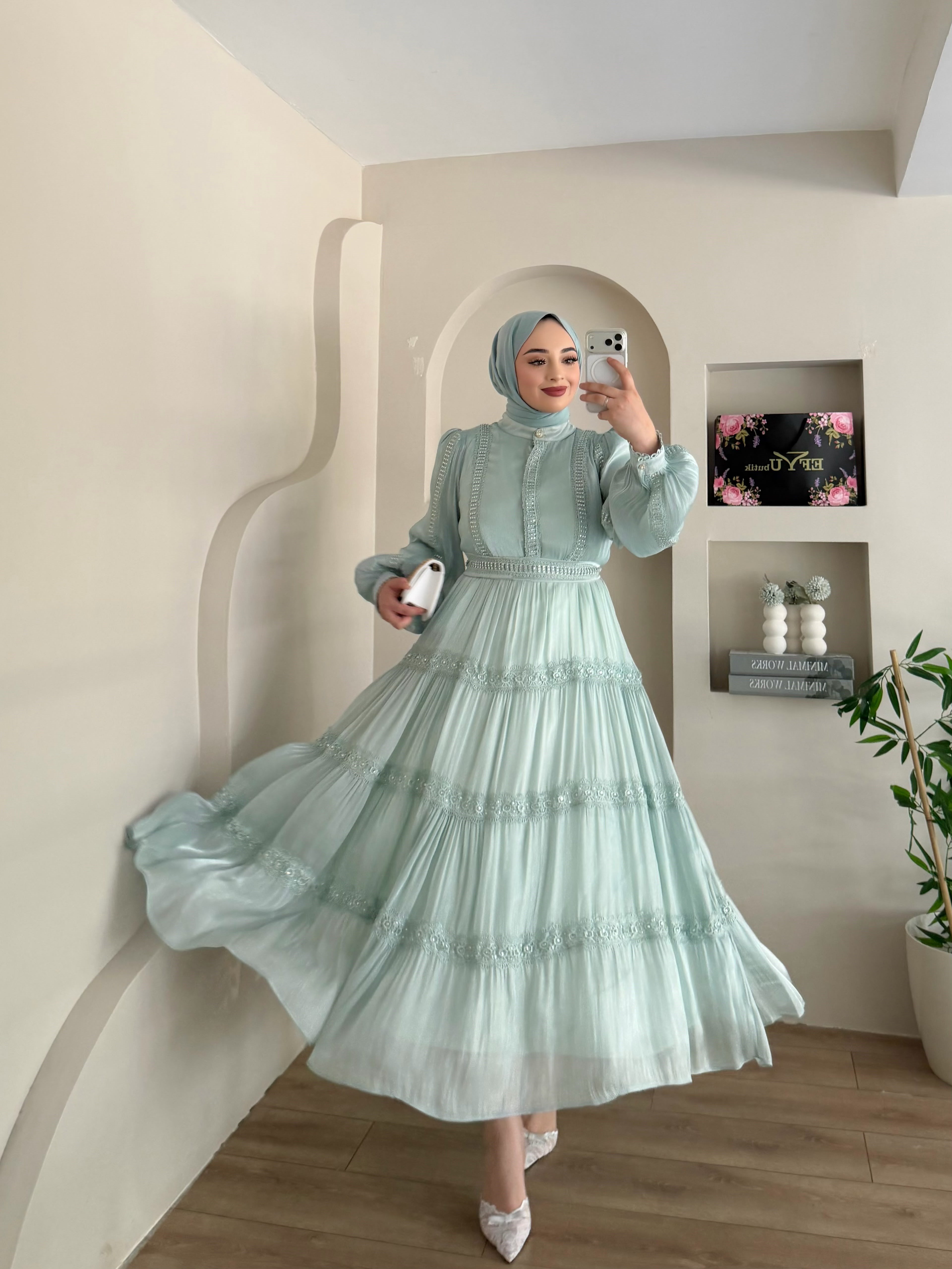Leya Taşlı  Dantel Detay İthal Elbise