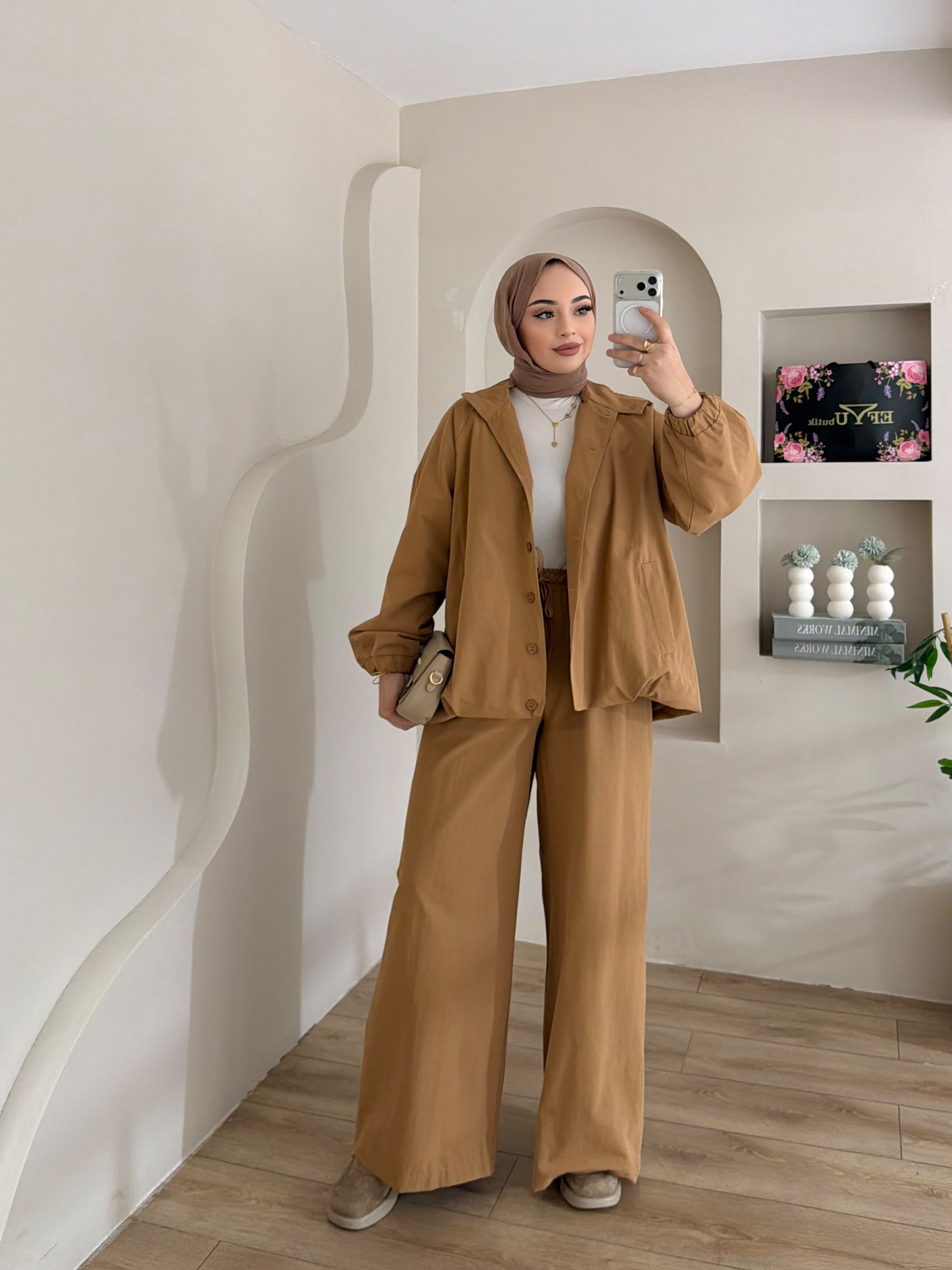 Nelly Pantalonlu Takım