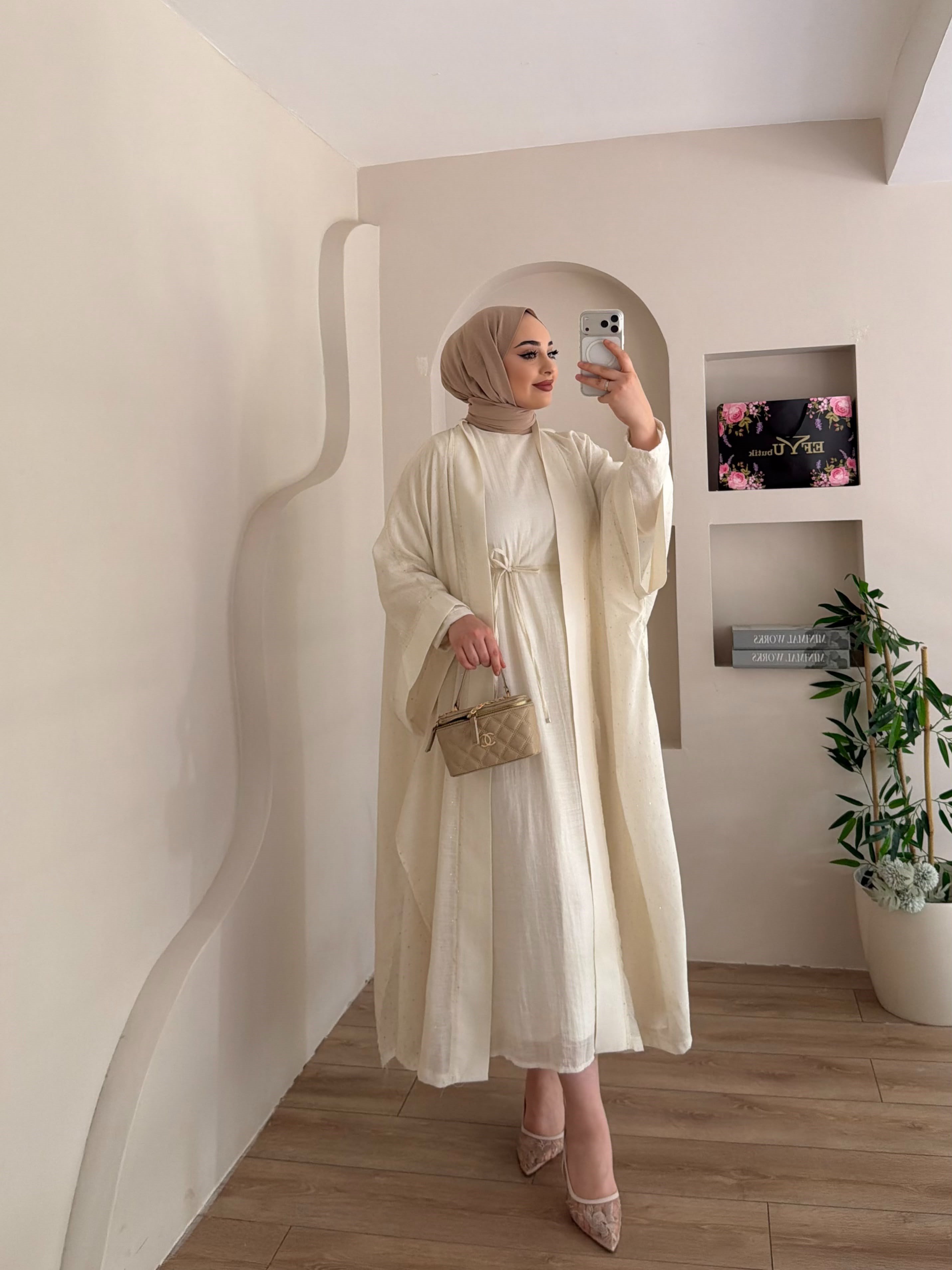 Nia Taşlı Abaya