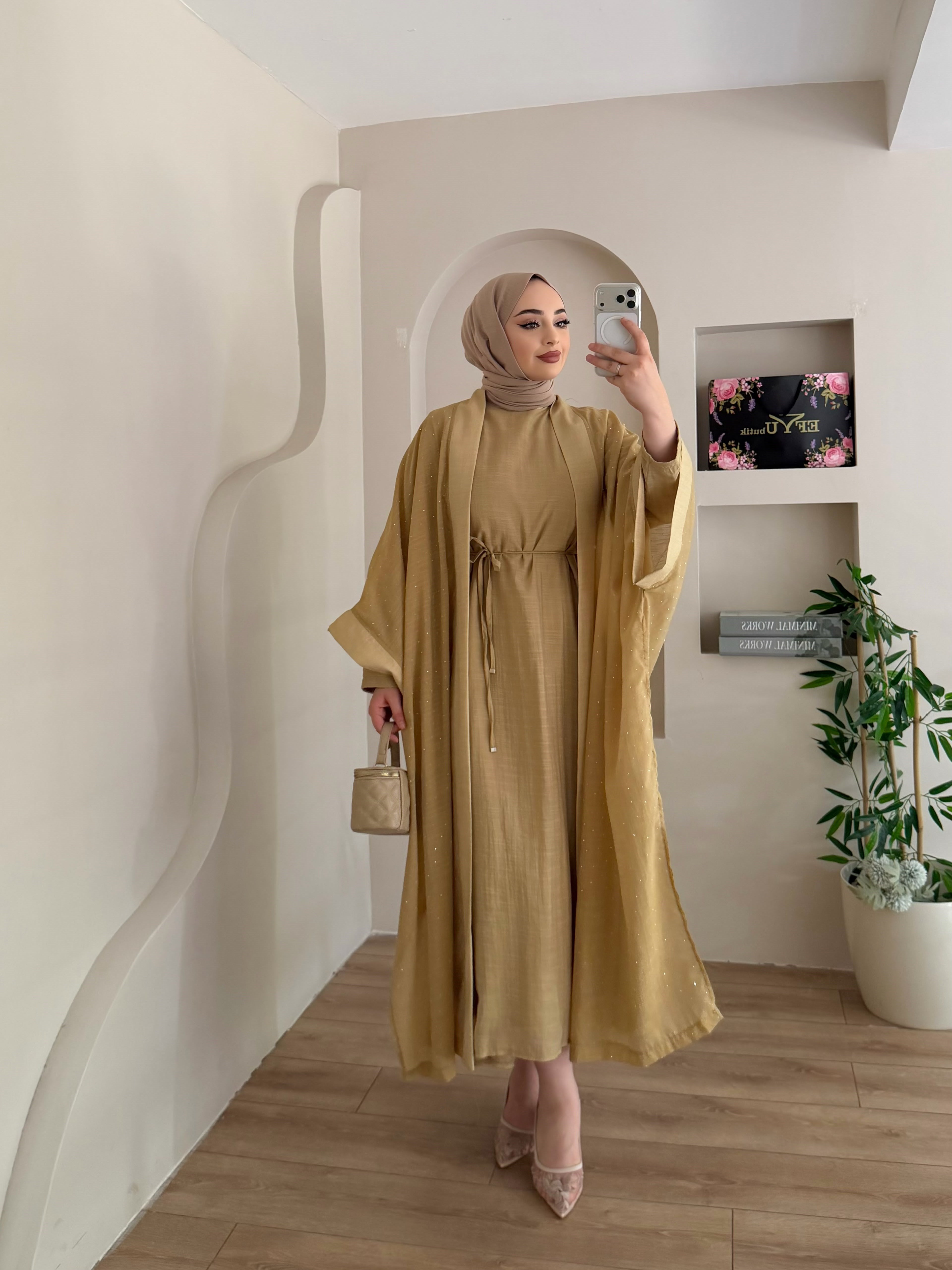 Nia Taşlı Abaya