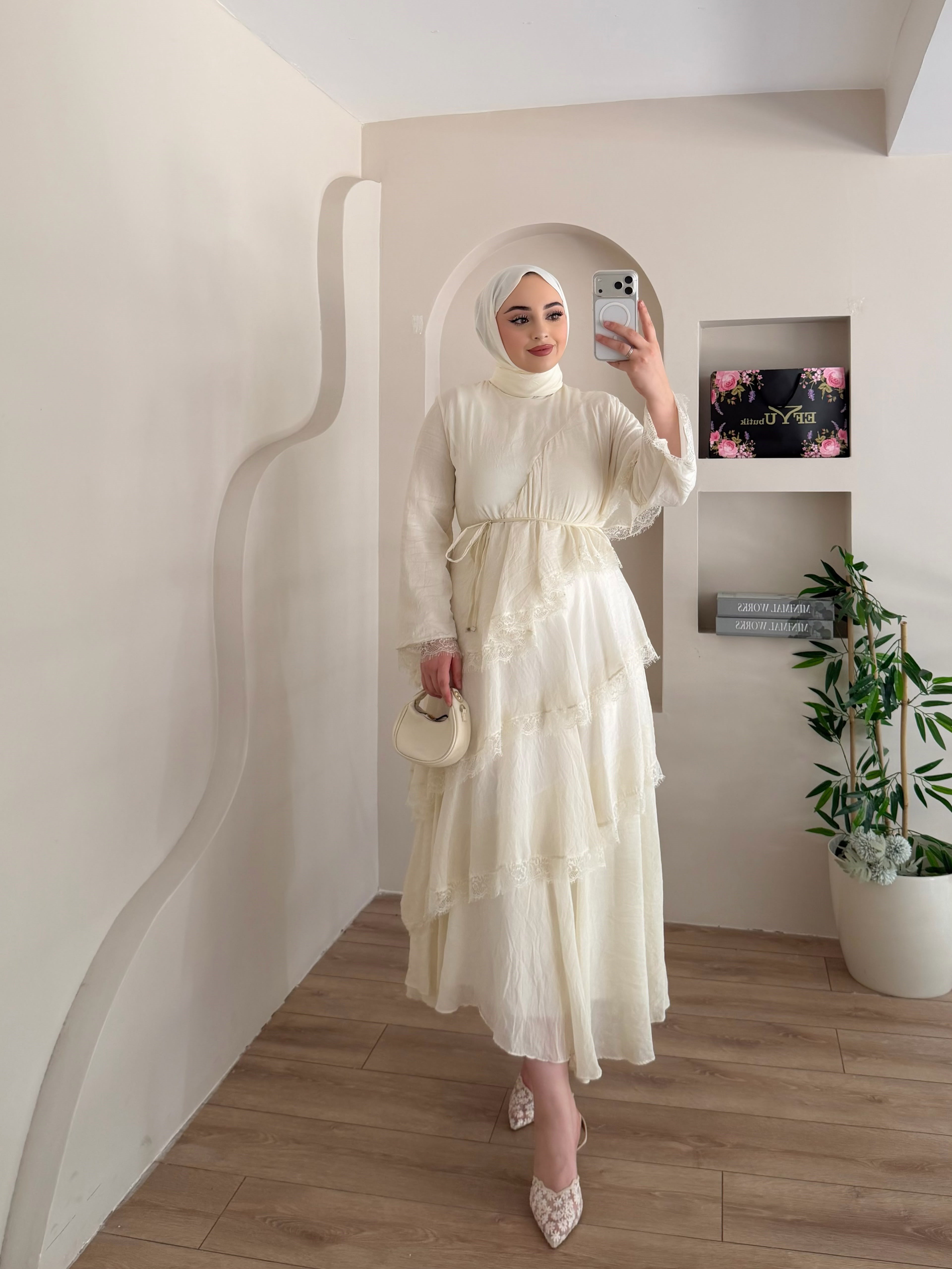 Nihle Katmanlı Elbise