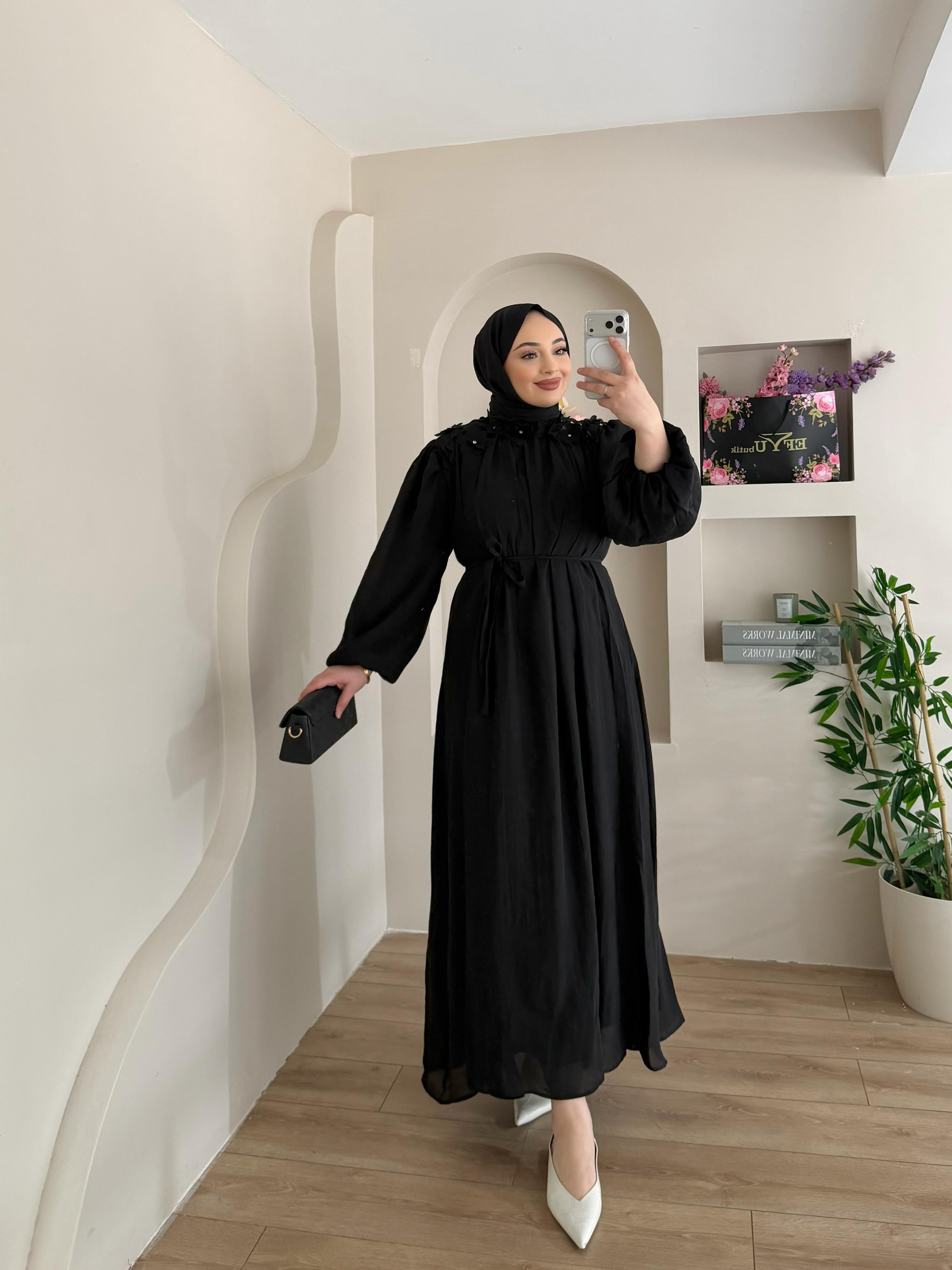 Omuz Çiçek Detaylı Elbise 