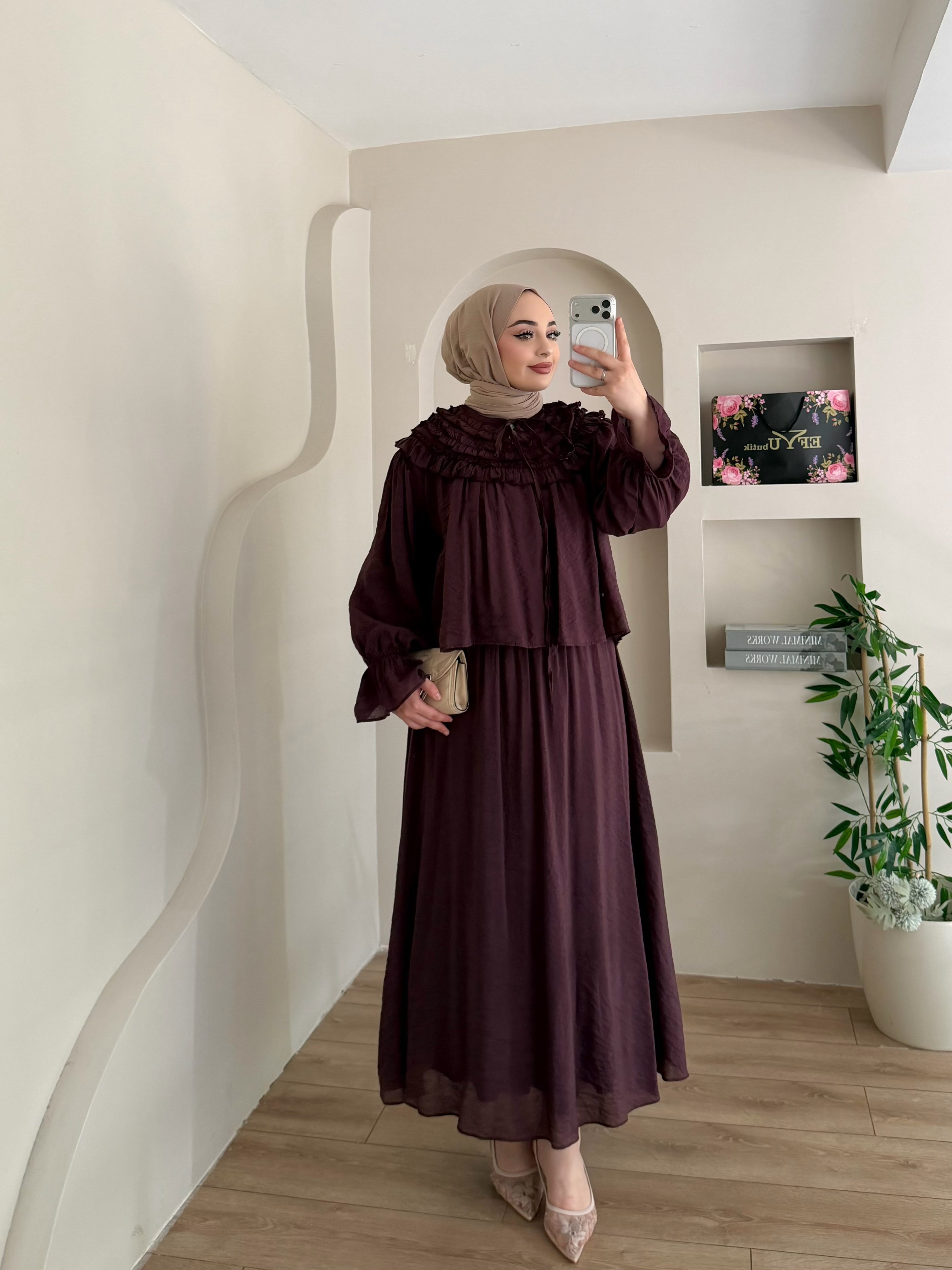 Slayn Yaka Detaylı Etekli Takım