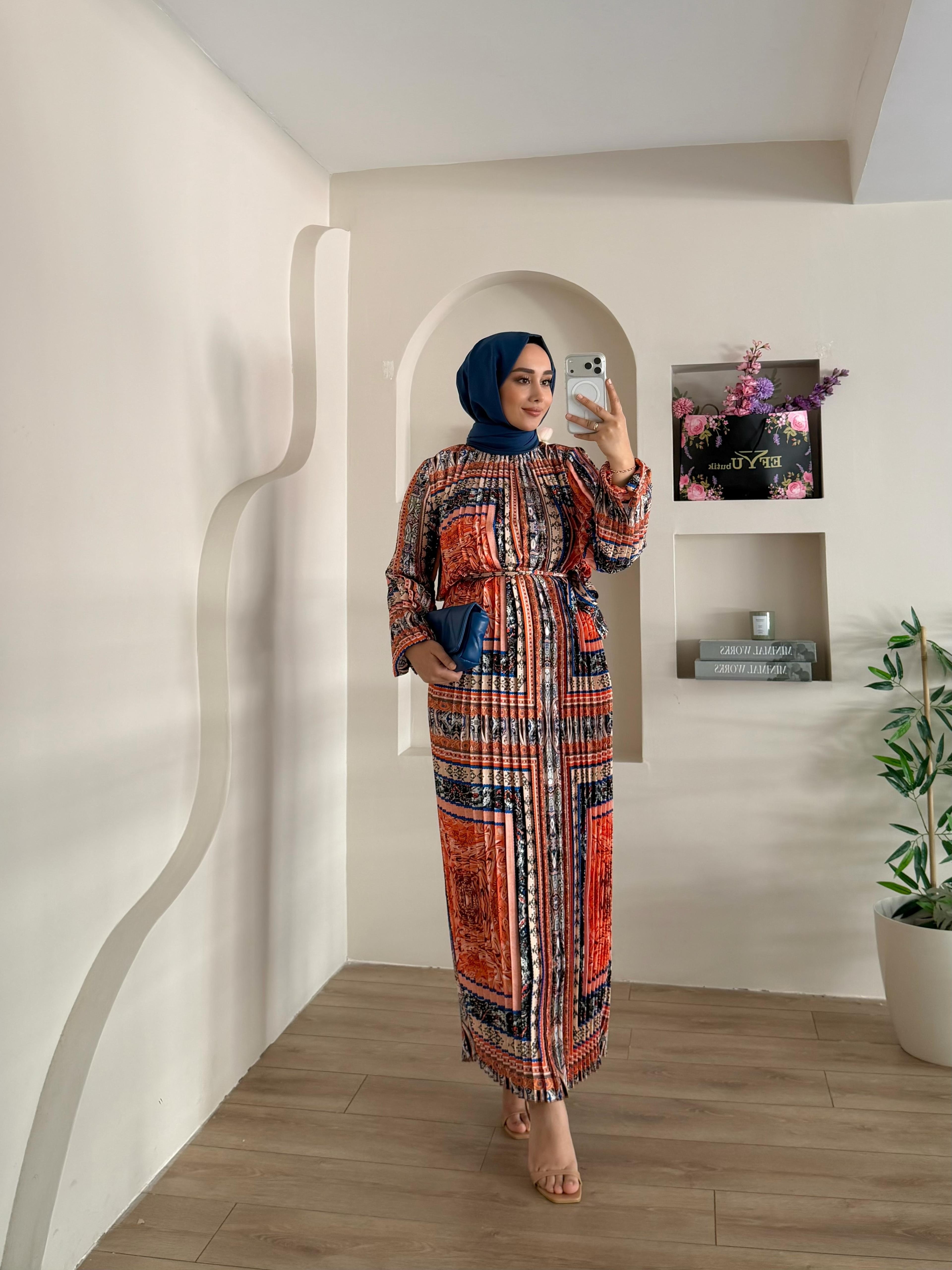 Versa Piliseli Elbise