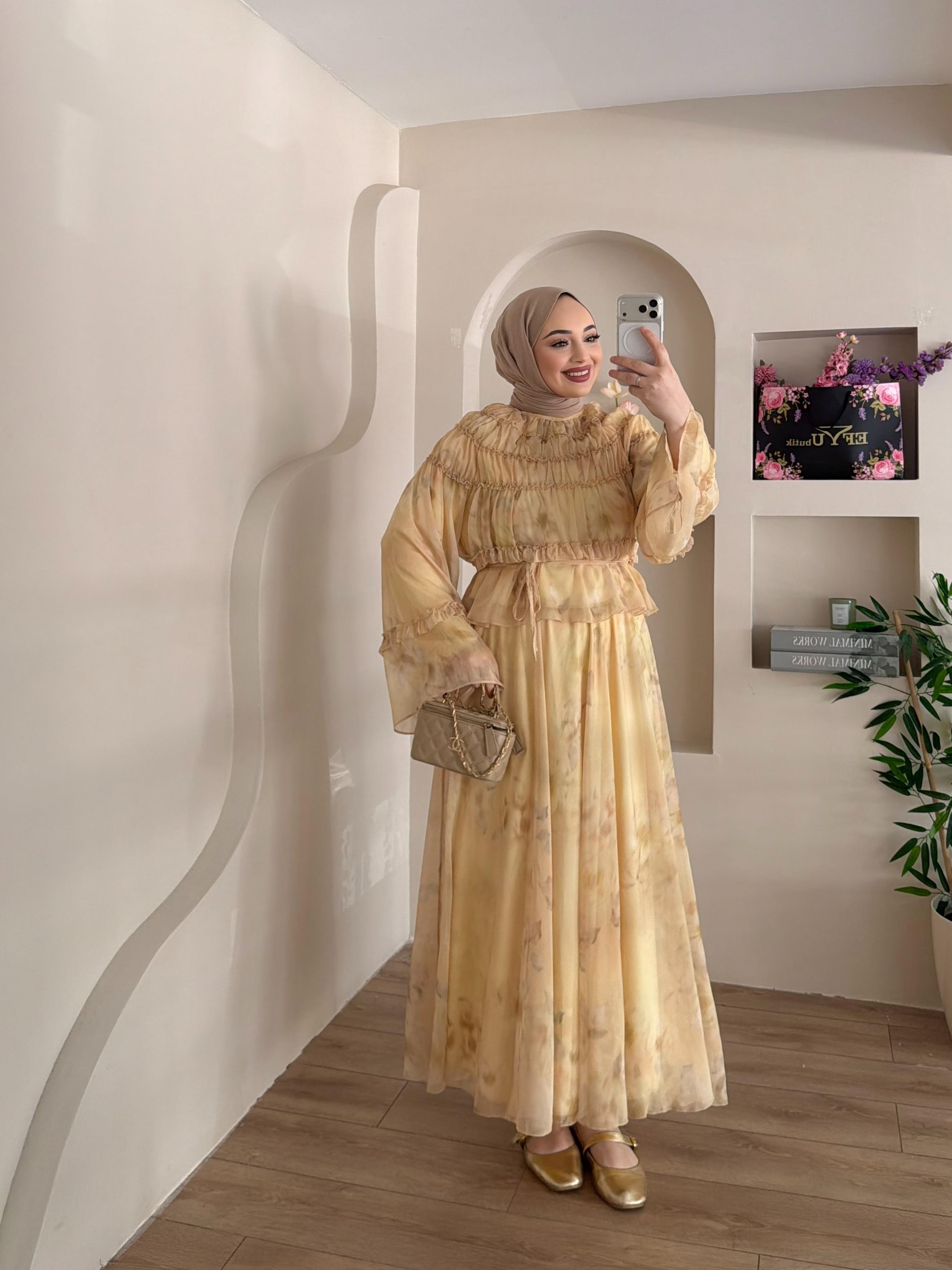 Wendy Büzgü Detay Etekli Takım
