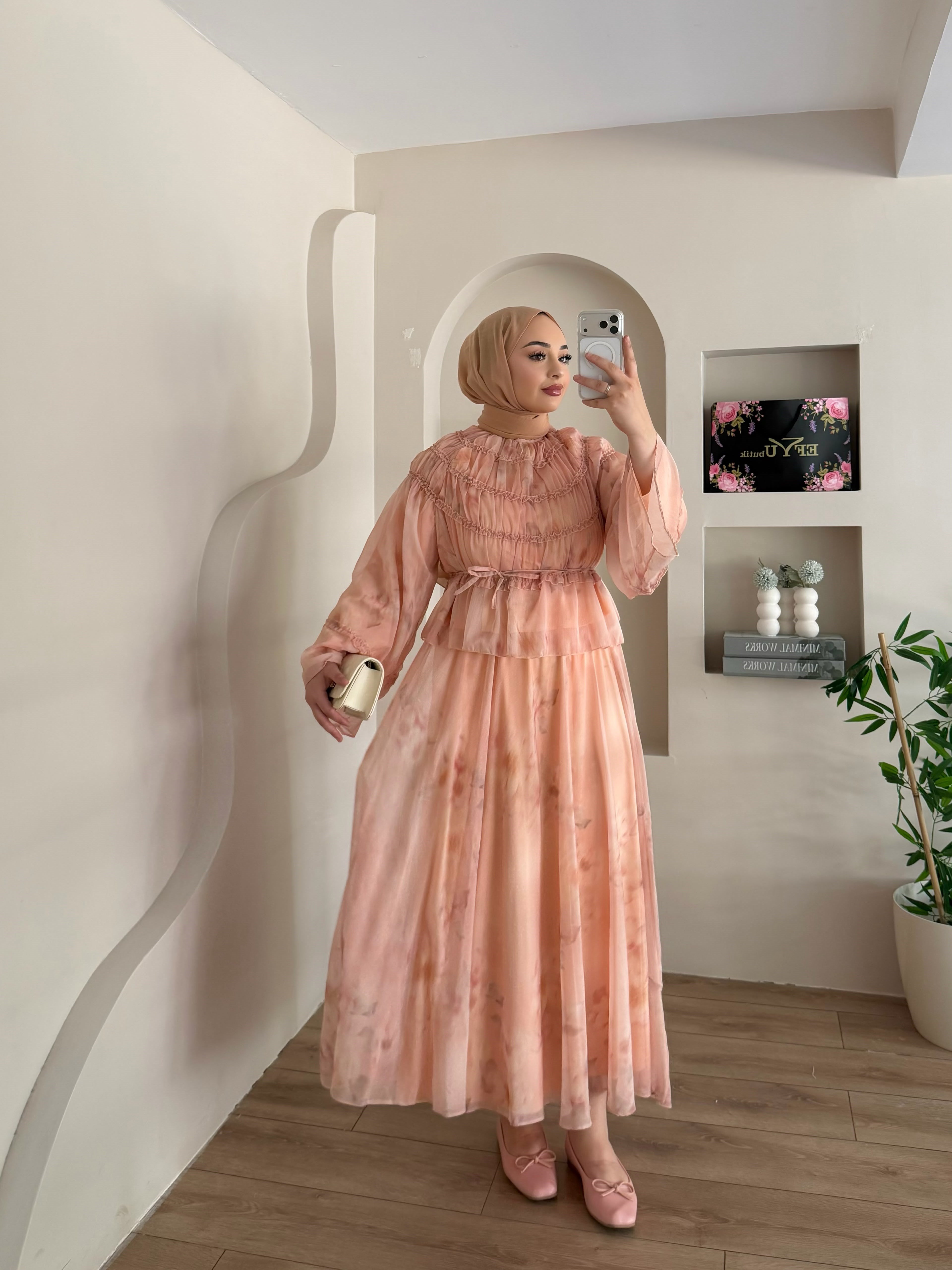 Wendy Büzgü Detay Etekli Takım 