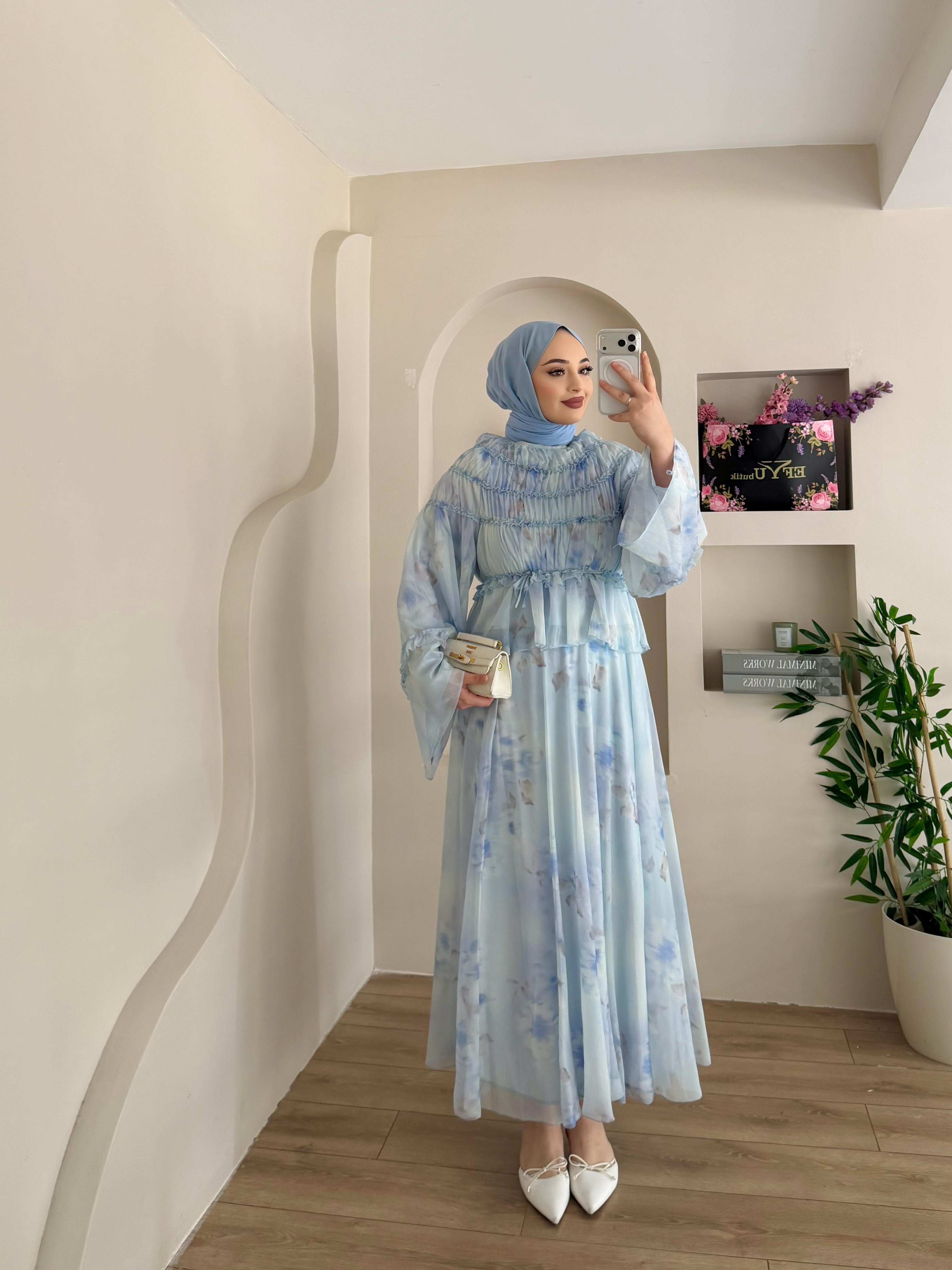 Wendy Büzgü Detay Etekli Takım