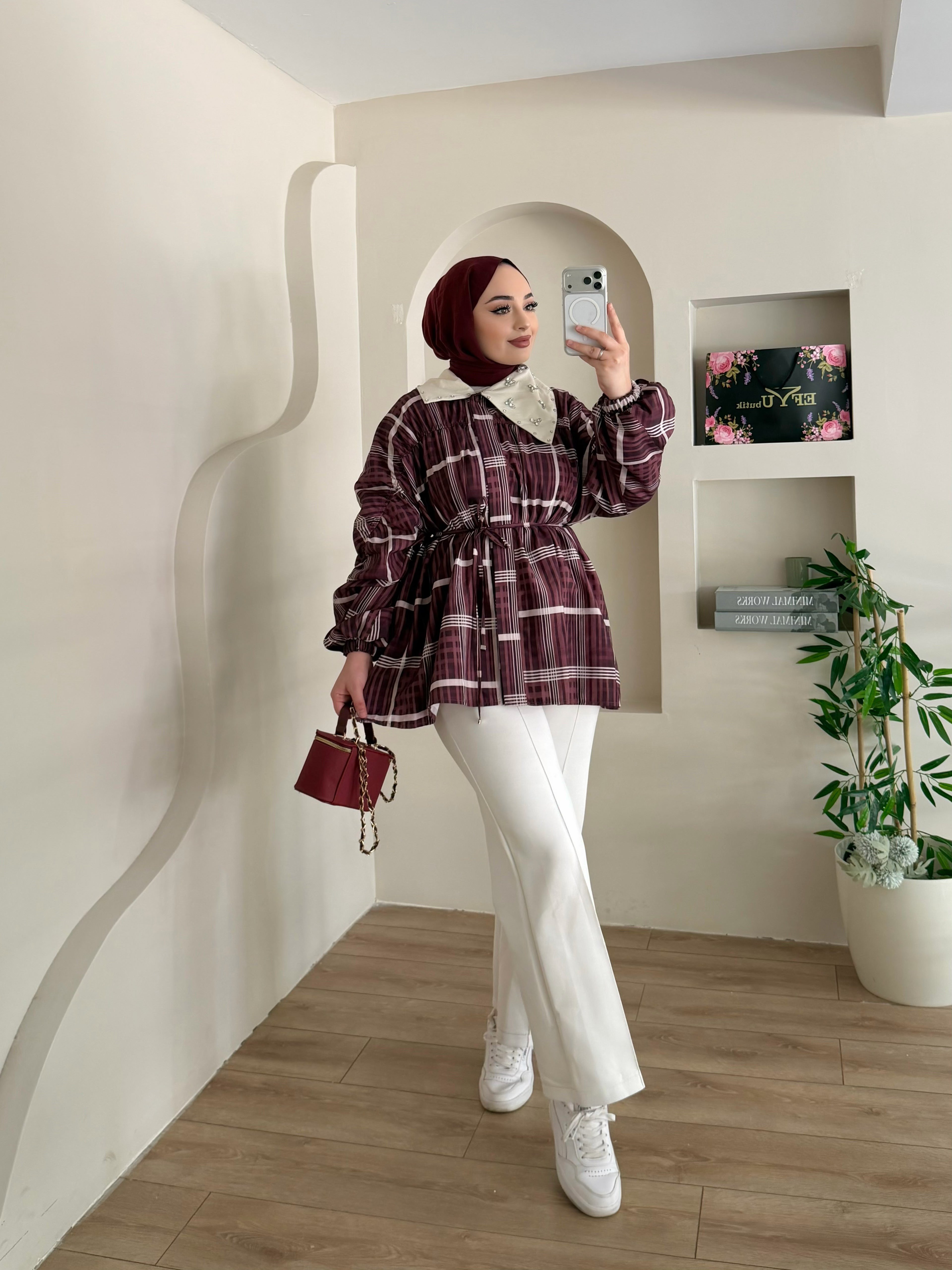 Yakası Taşlı Oversize Ceket
