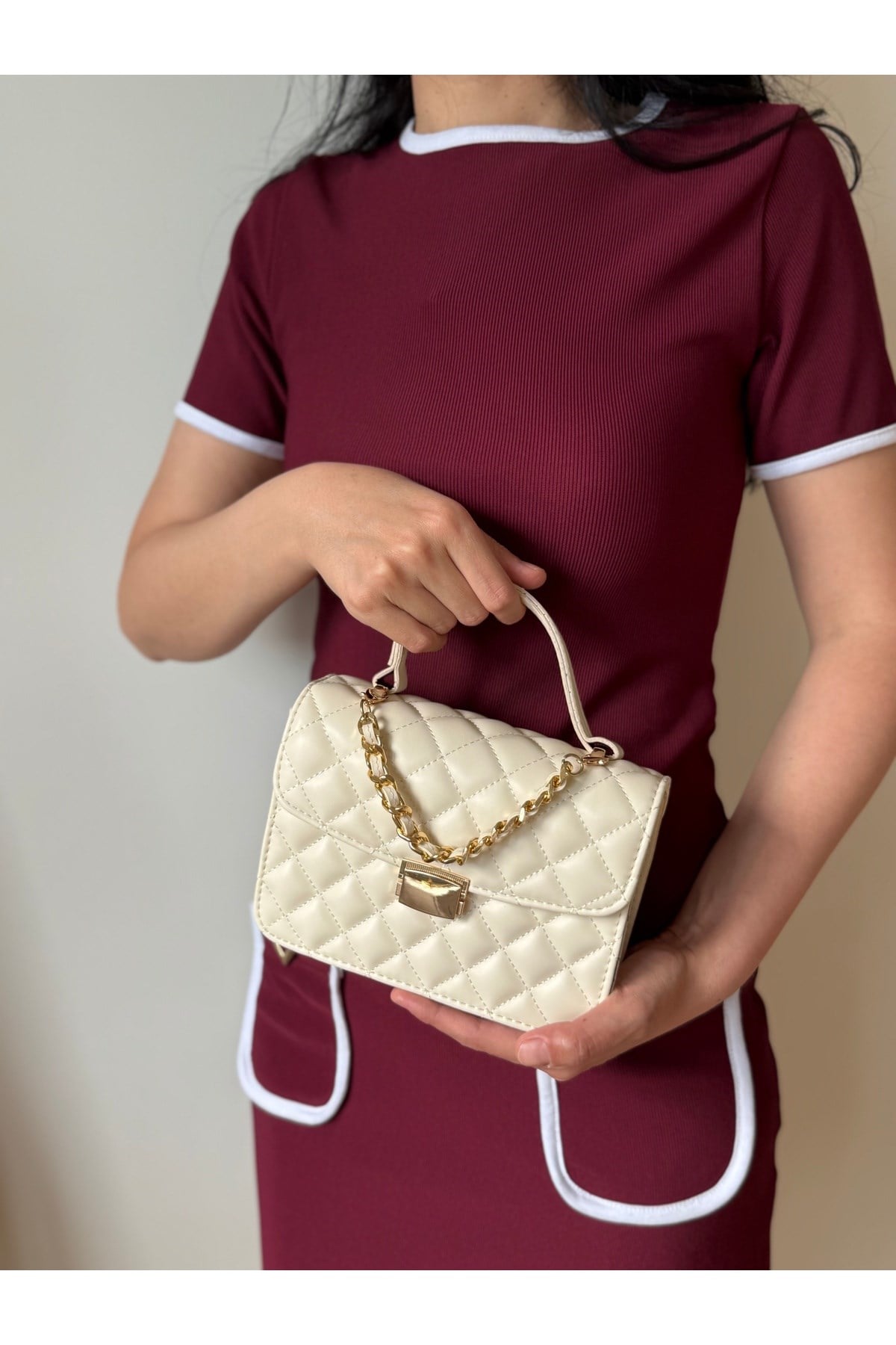 kadin-lavin-model-gold-zincir-detayli--faea7c.jpg