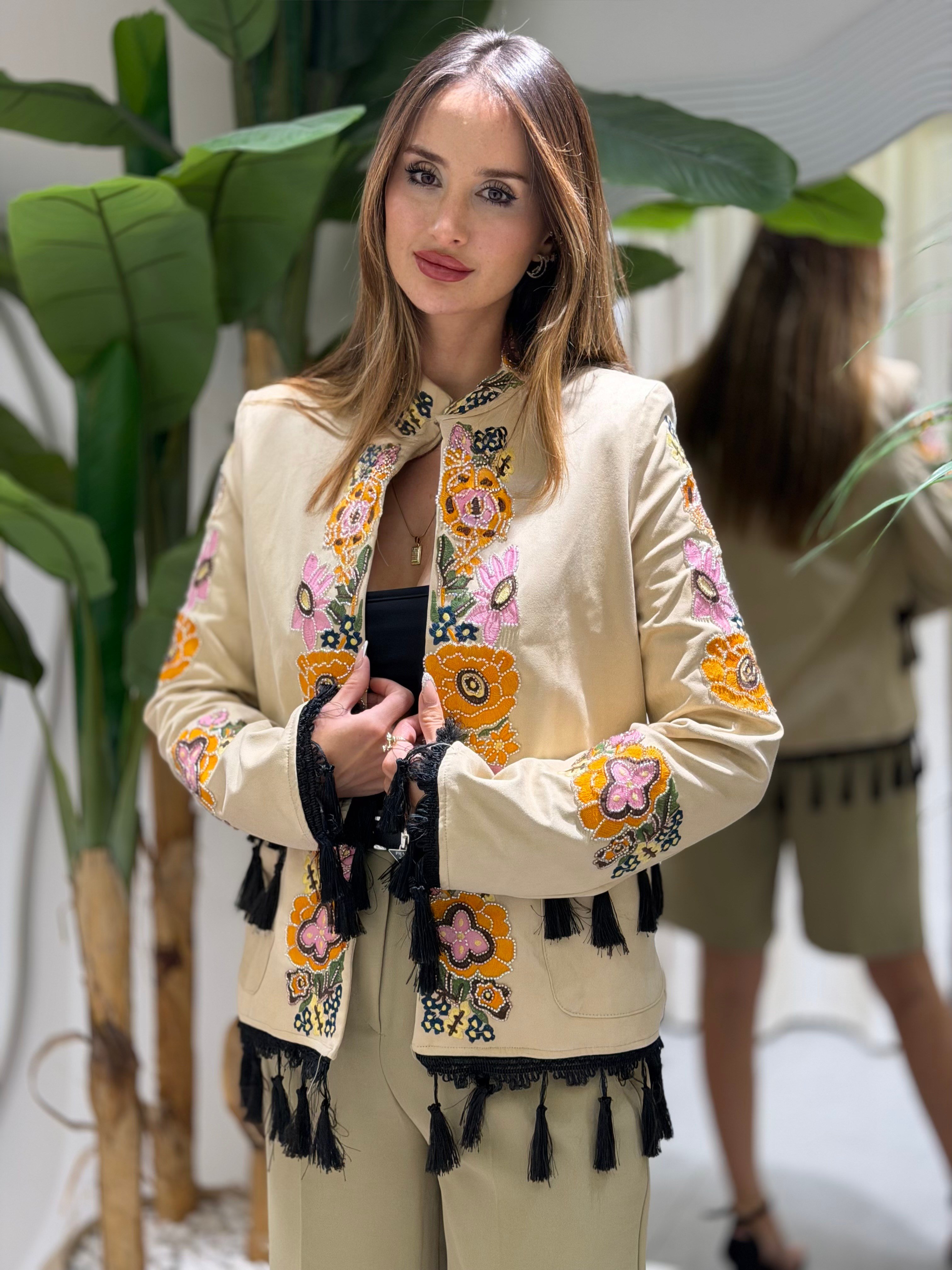 Bella Tasarım Model İşlemeli Ceket