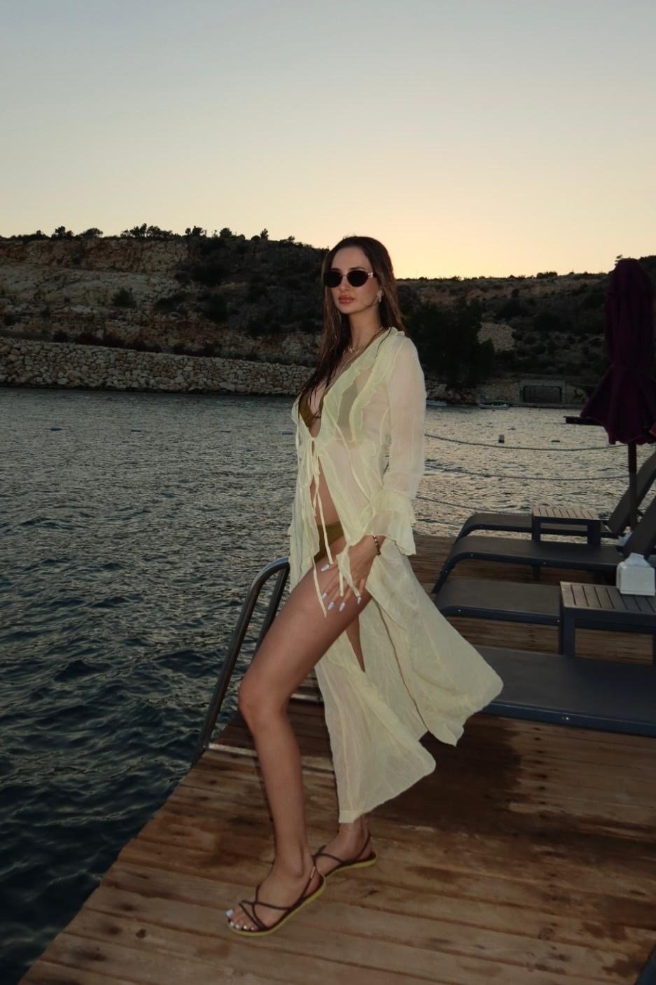 Luna Transparan Fırfırlı Pareo Sarı