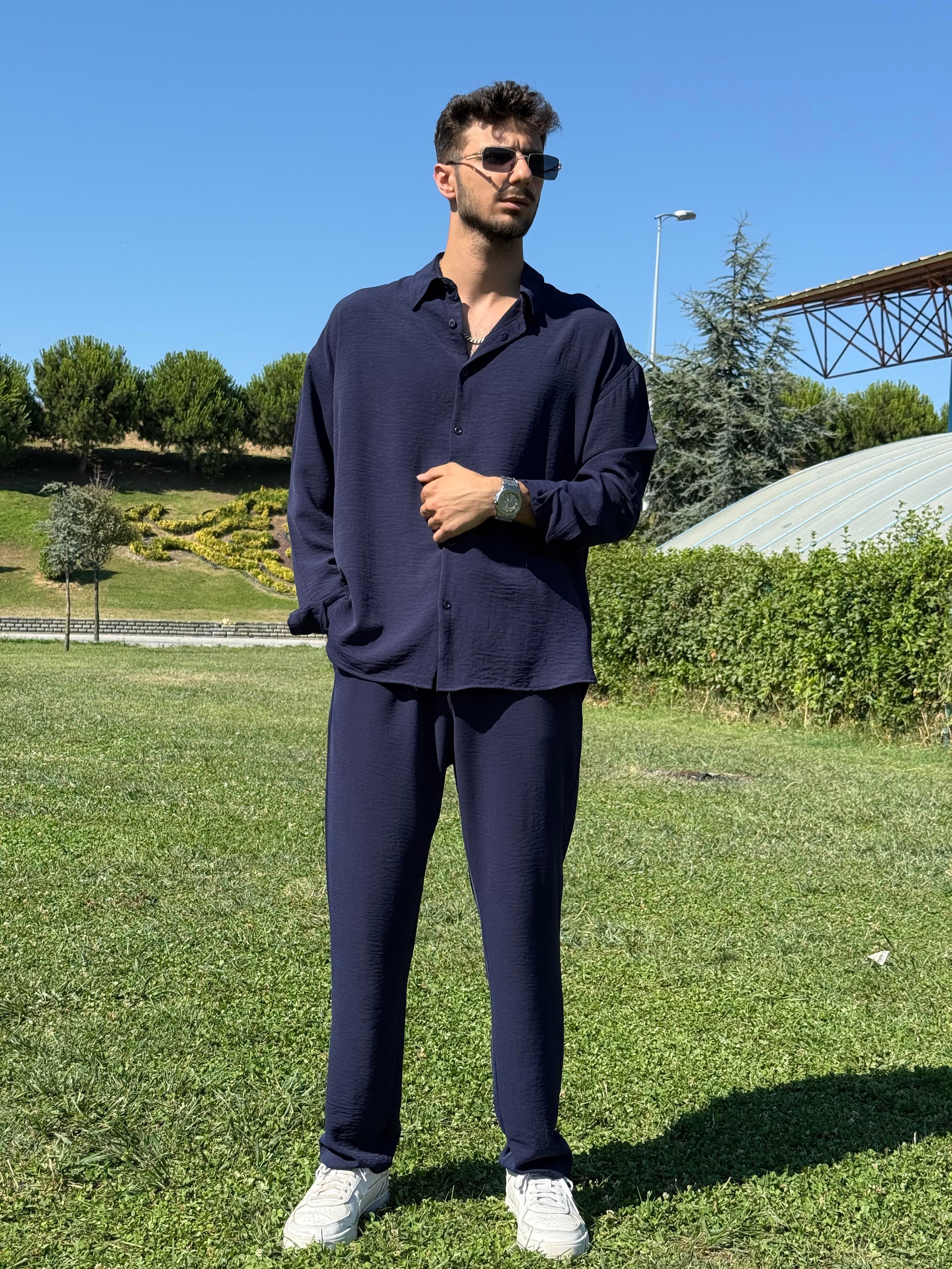 Oversize Yırtmaçlı Ayrobin Gömlek Lacivert