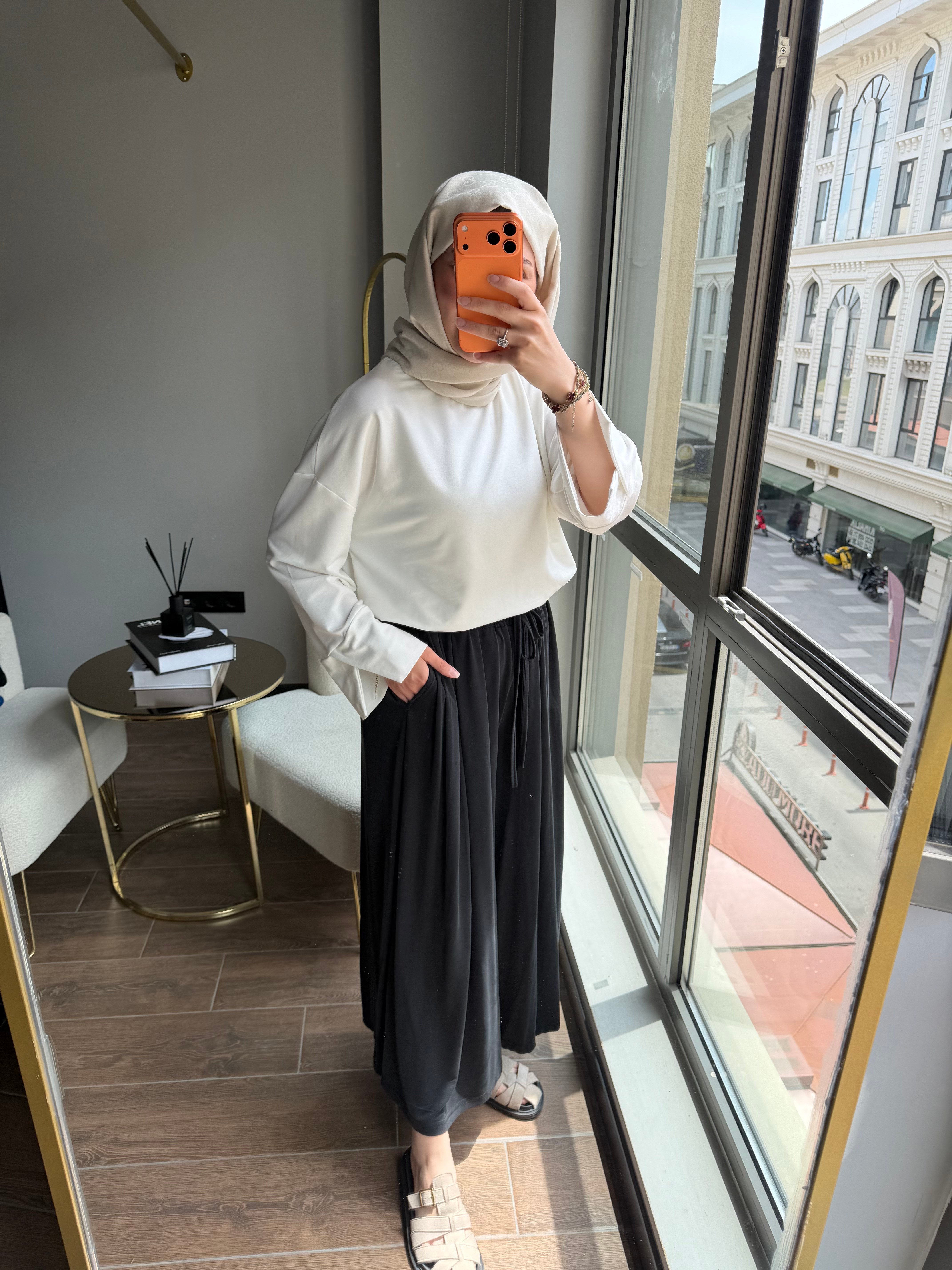 Basic Sweat Beyaz