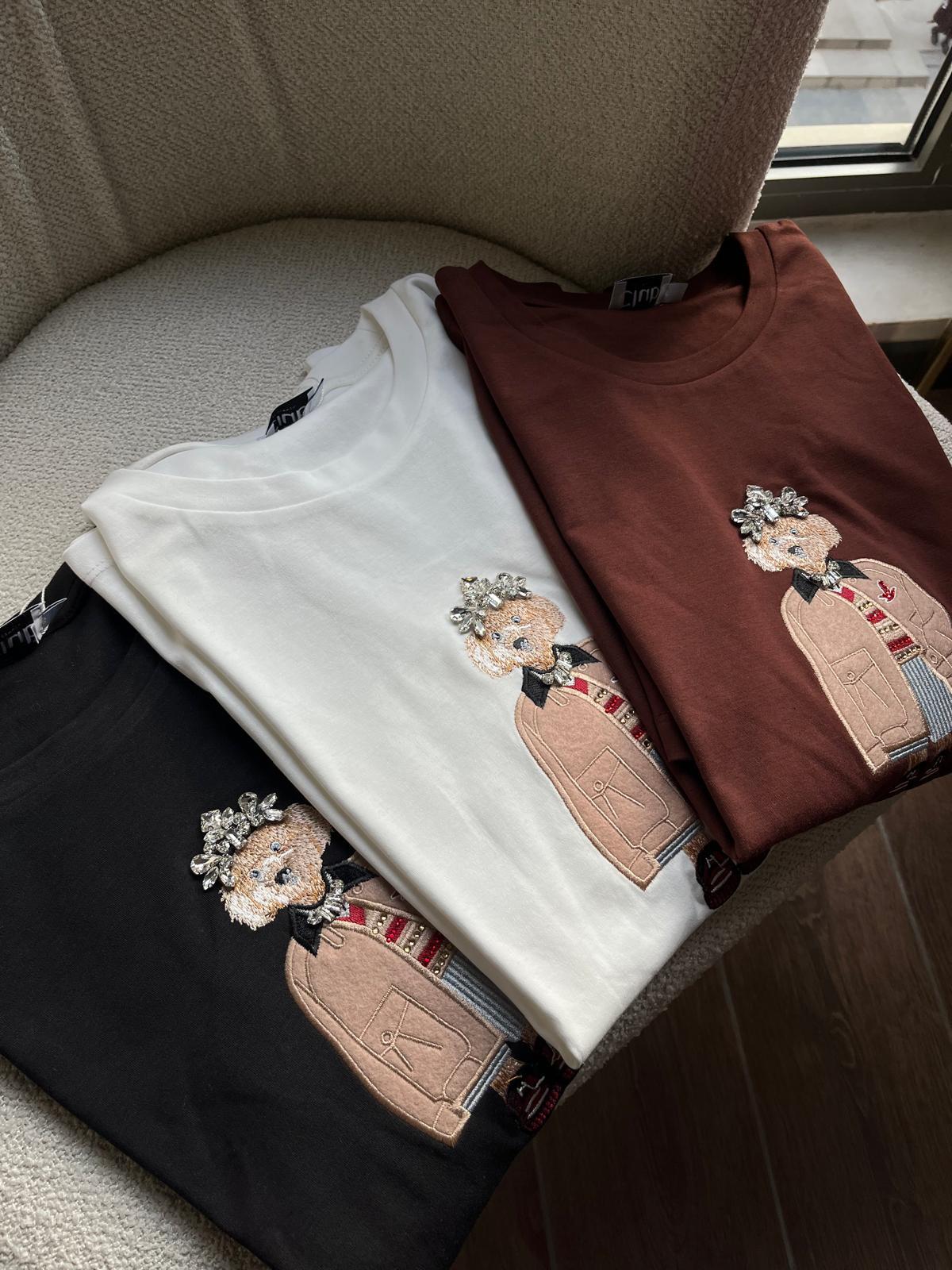 Köpek Detaylı Taşlı T-shirt