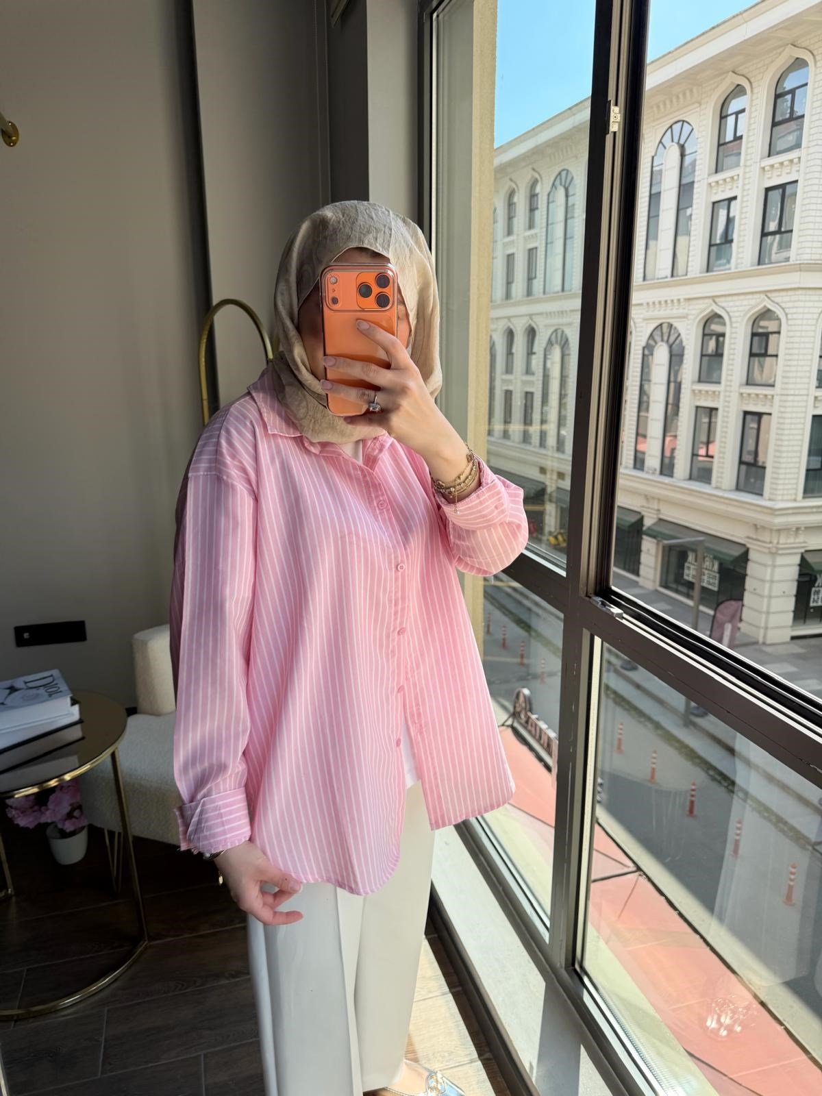 Pembe Çizgili Gömlek