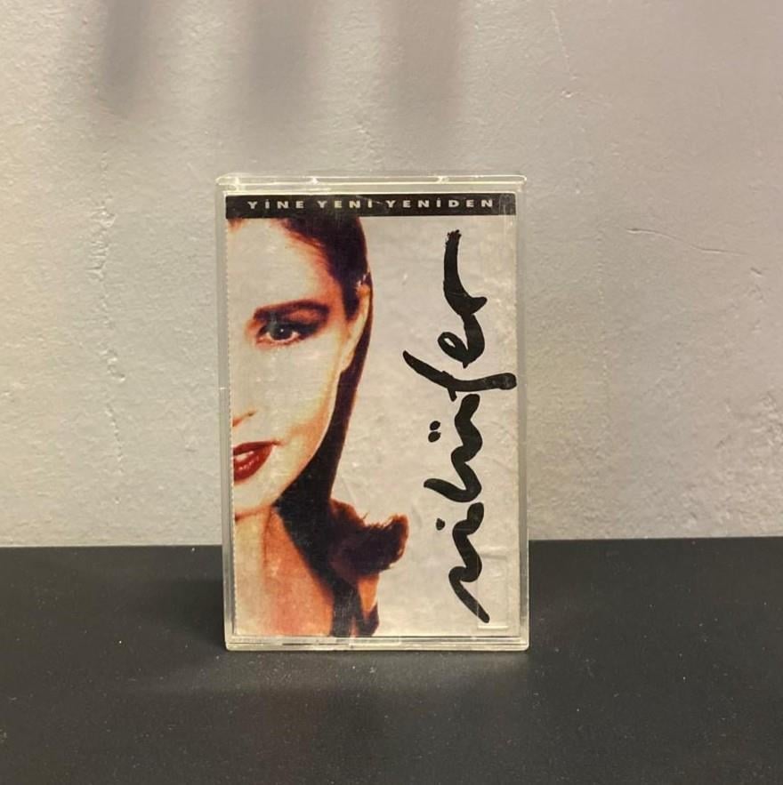 Nilüfer - Yine Yeni Yeniden